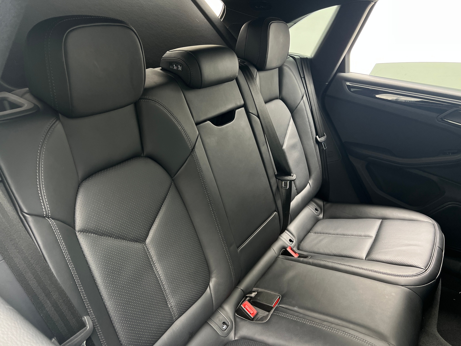 Thumbnail: 2024 Porsche Macan - 5