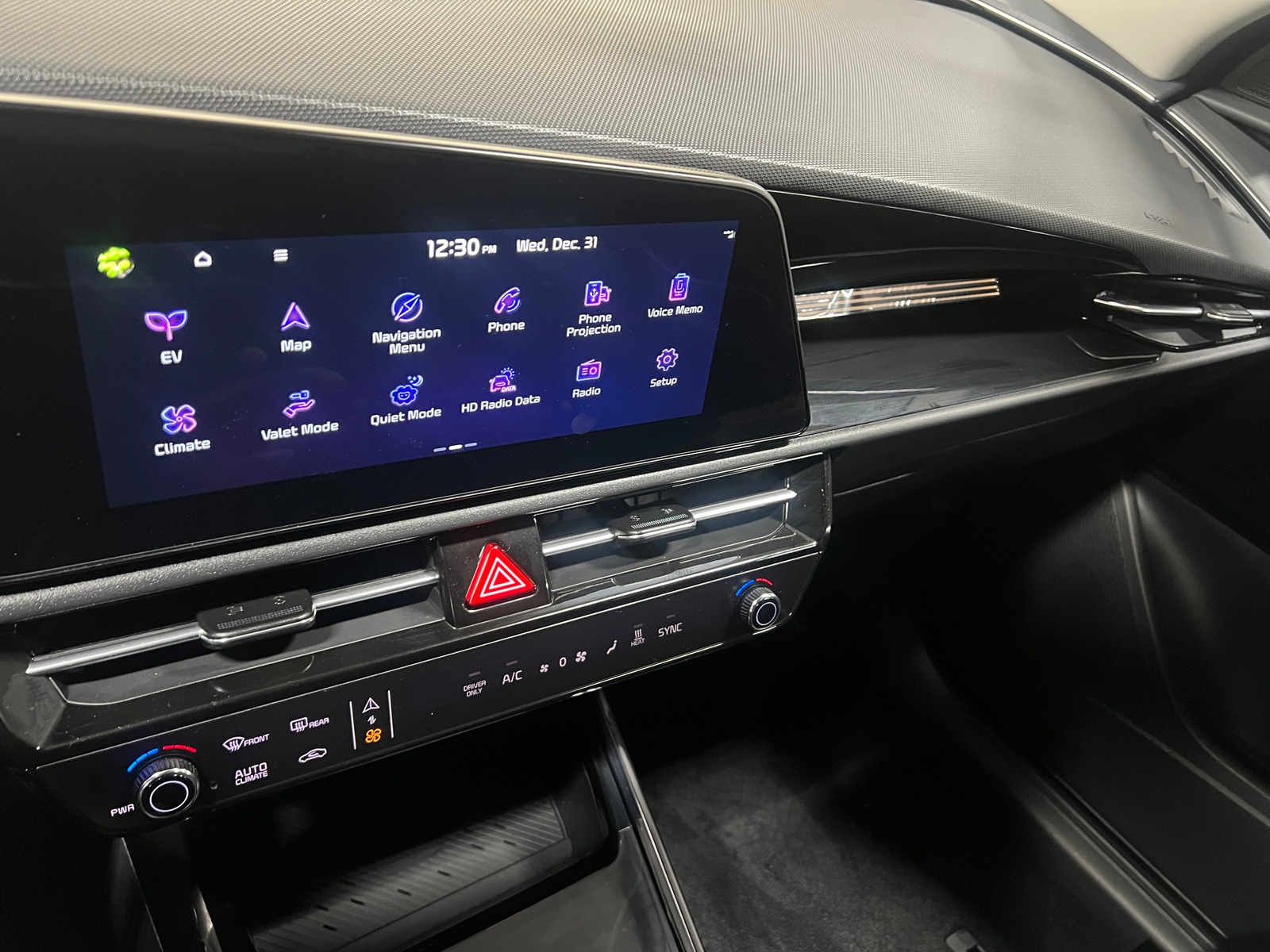 Thumbnail: 2025 Kia Niro - 3