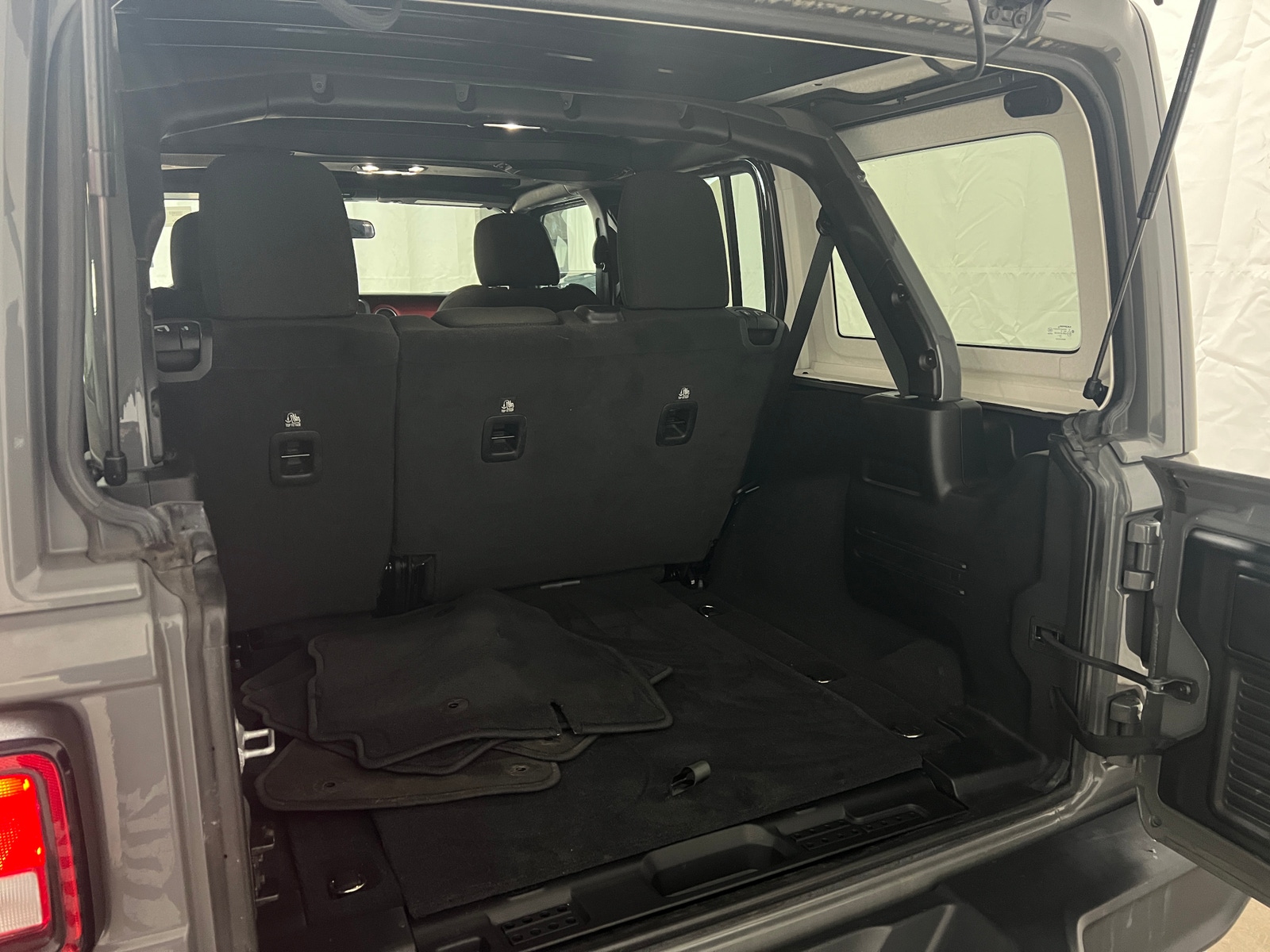 Thumbnail: 2020 Jeep Wrangler - 7