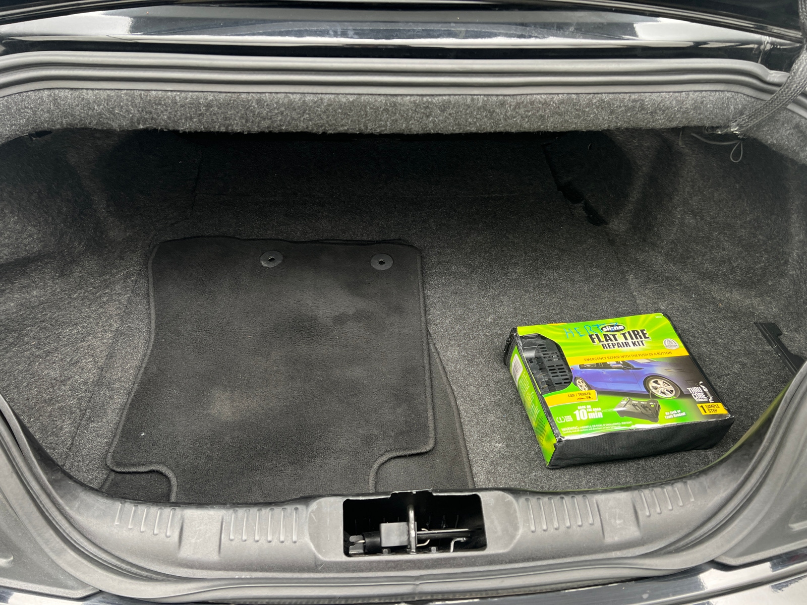 Thumbnail: 2022 Ford Mustang - 6