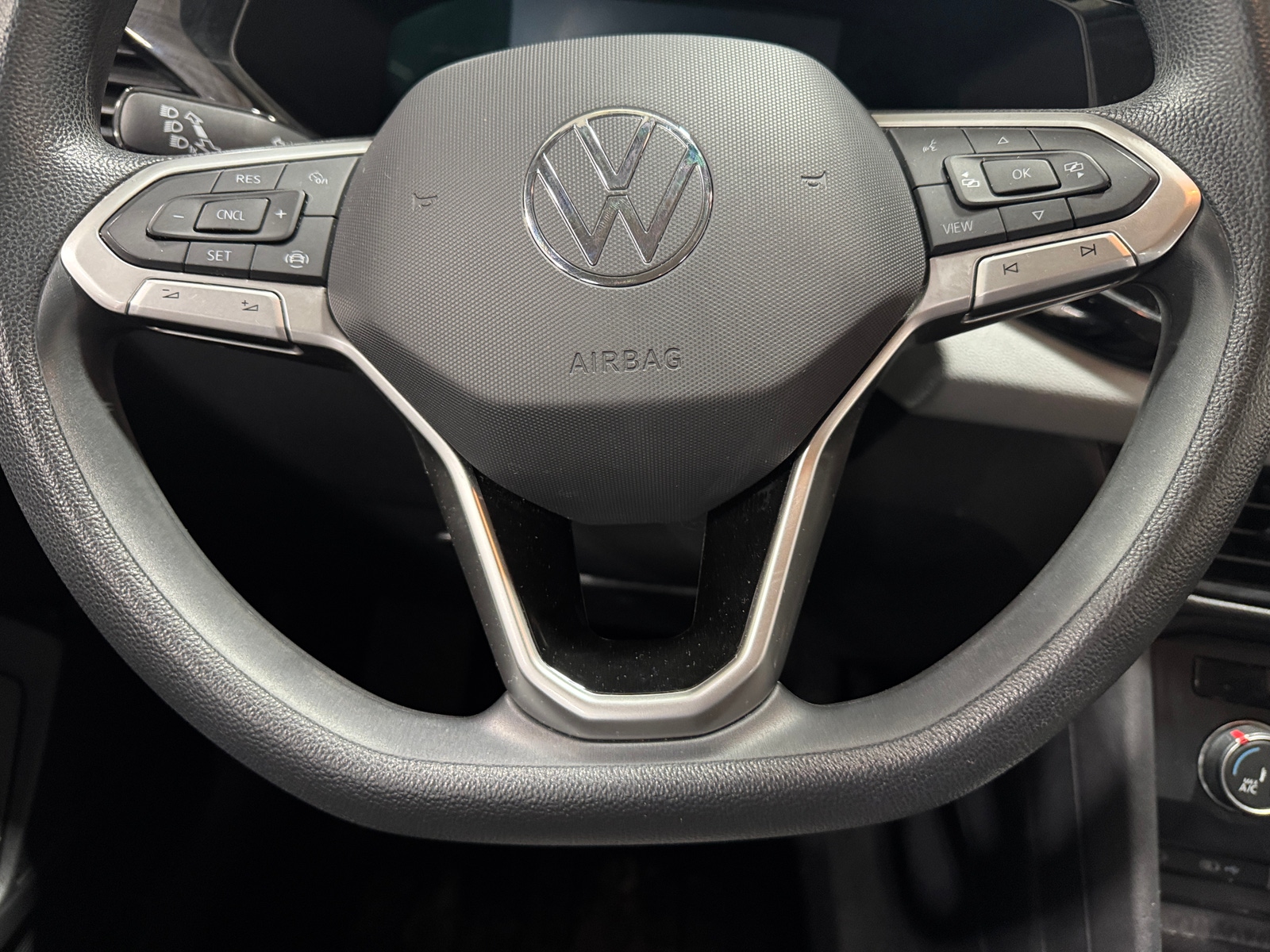 Thumbnail: 2022 Volkswagen Taos - 5