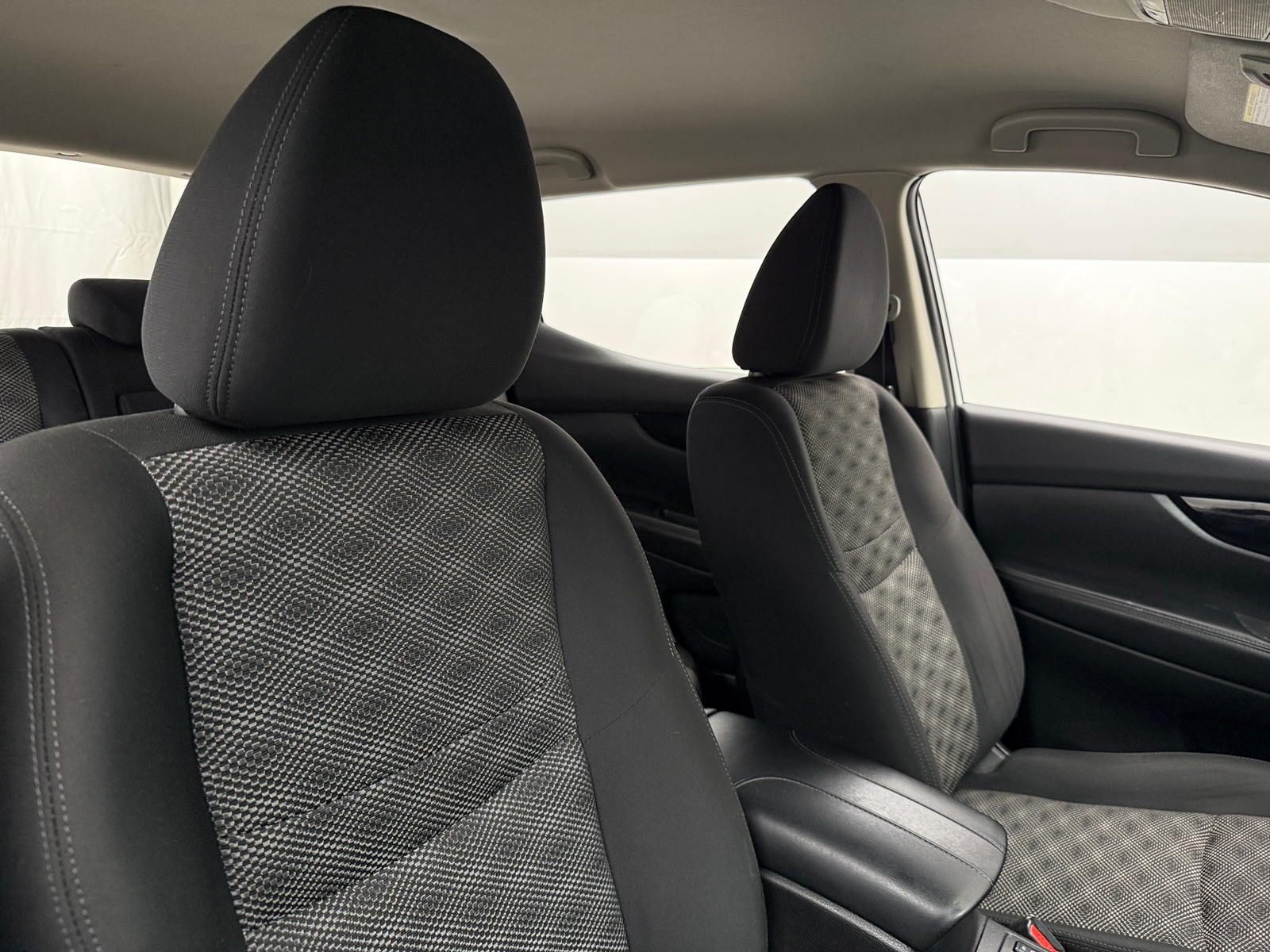 Thumbnail: 2021 Nissan Rogue Sport - 2