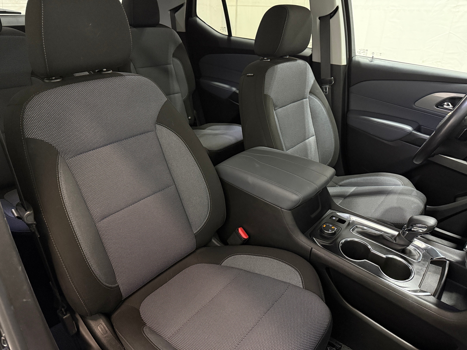 Thumbnail: 2021 Chevrolet Traverse - 2