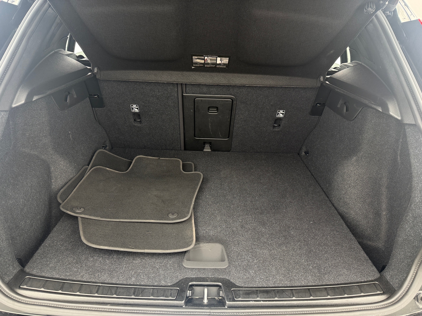 Thumbnail: 2024 Volvo XC40 - 7