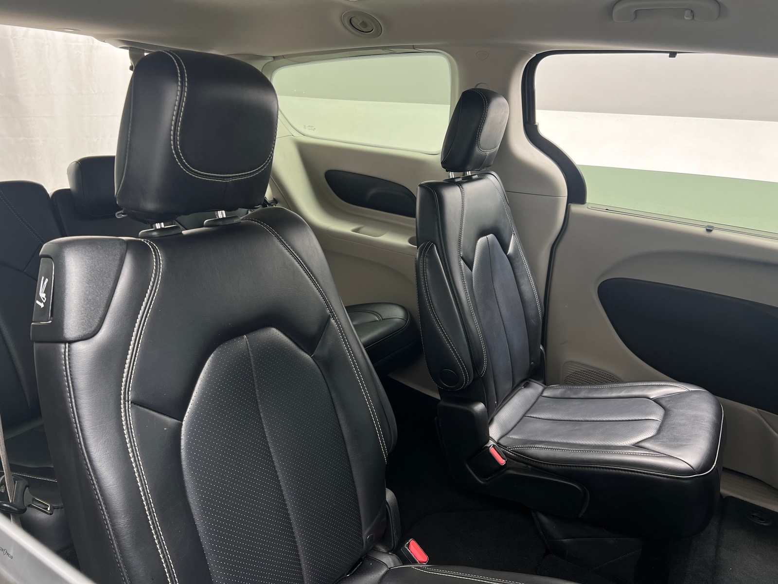 Thumbnail: 2023 Chrysler Pacifica - 5