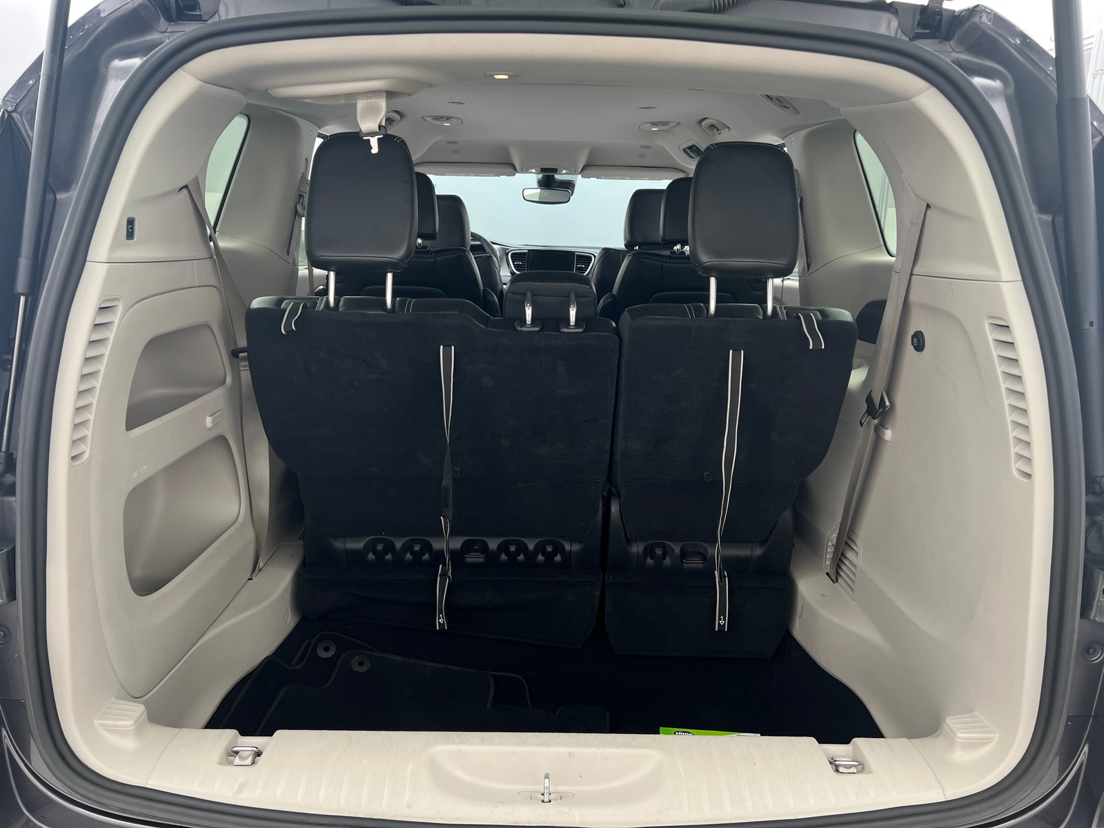 Thumbnail: 2023 Chrysler Pacifica - 6