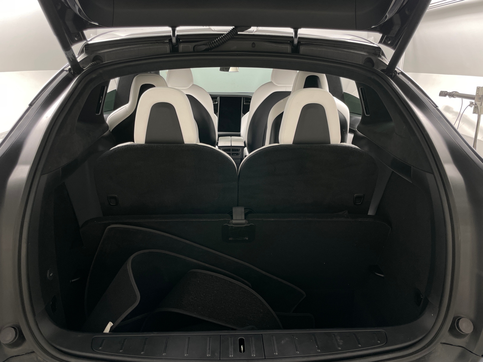 Thumbnail: 2020 Tesla Model X - 6