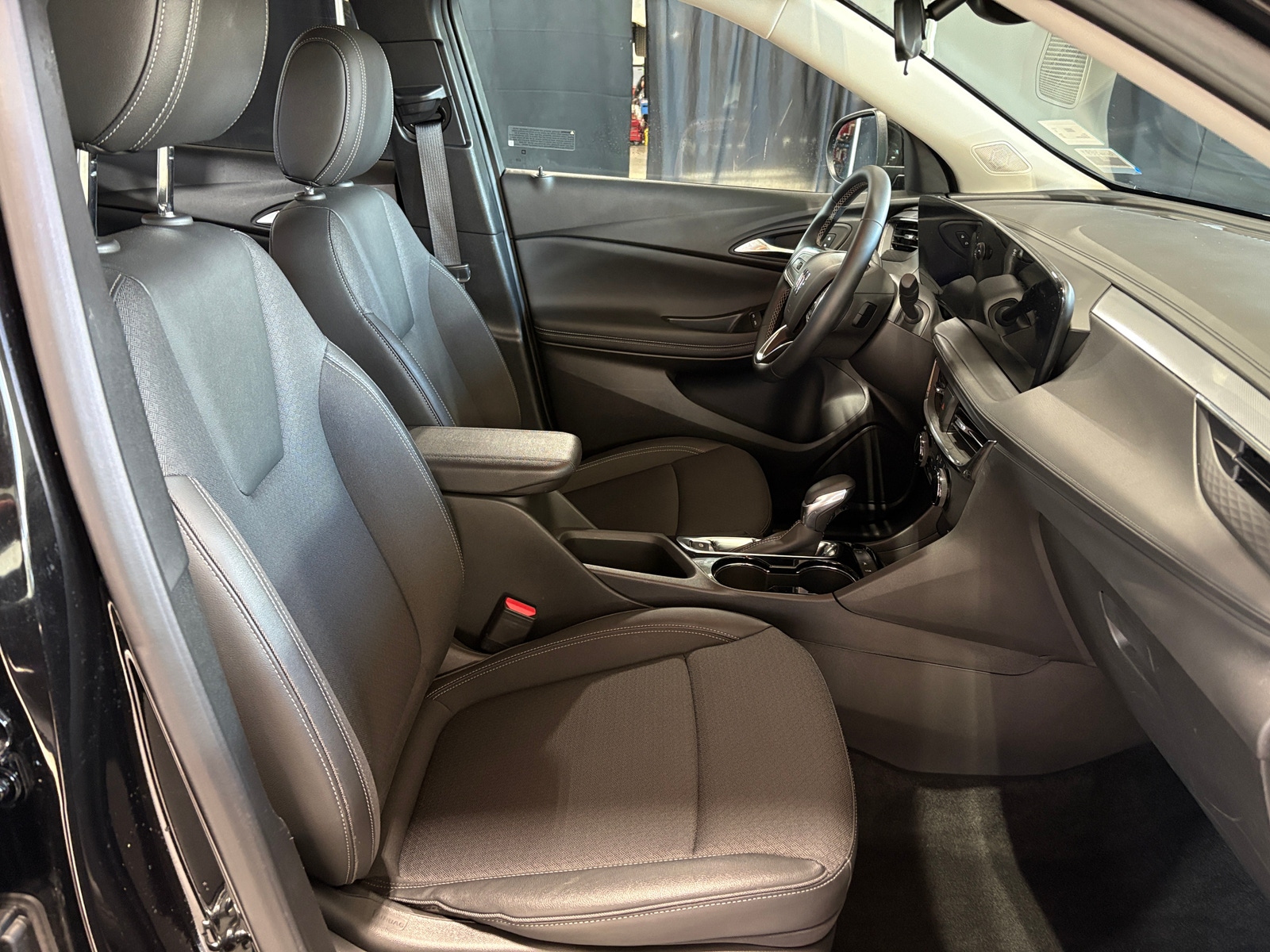 Thumbnail: 2025 Buick Encore GX - 2