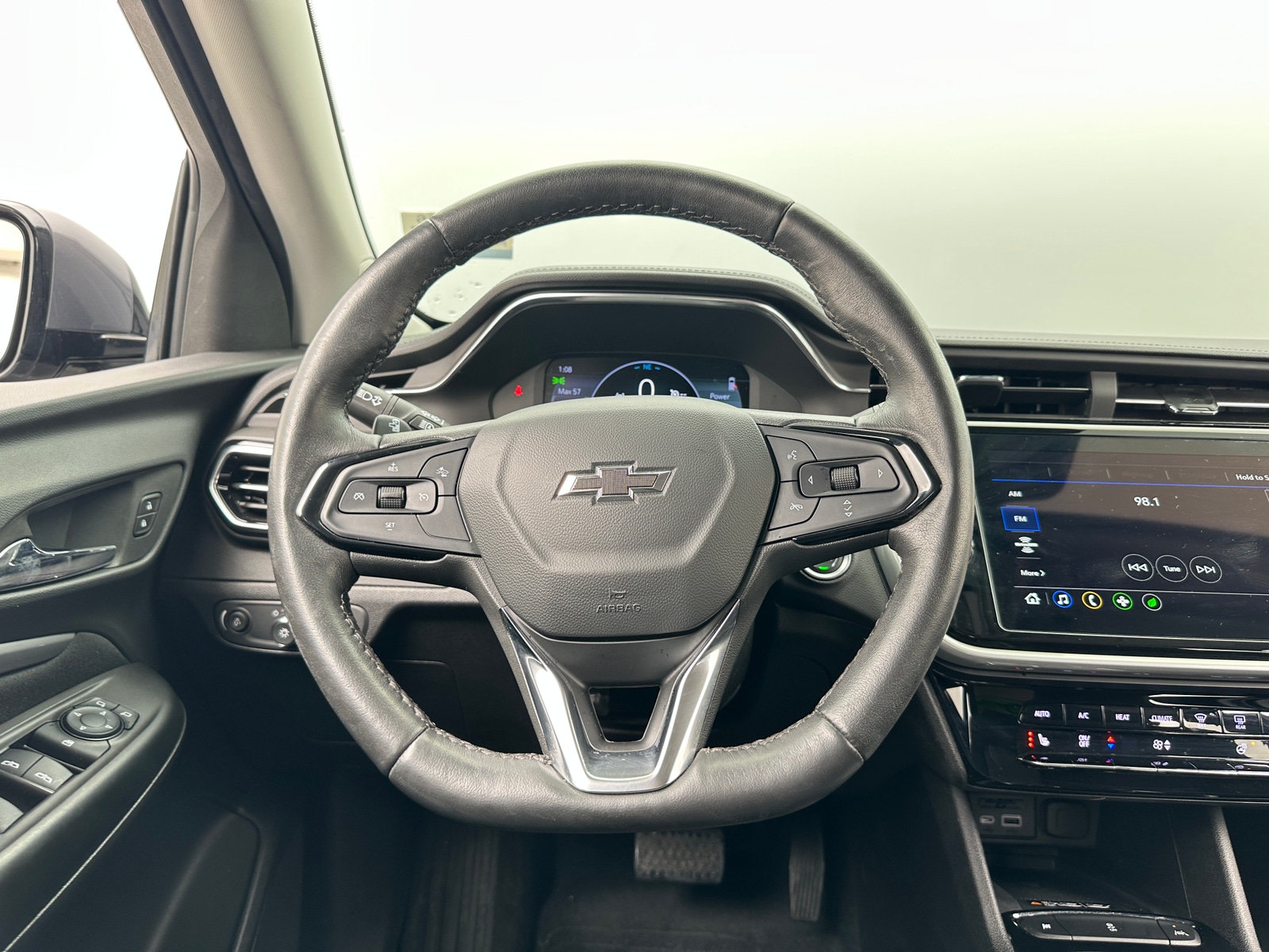 Thumbnail: 2023 Chevrolet Bolt EUV - 5