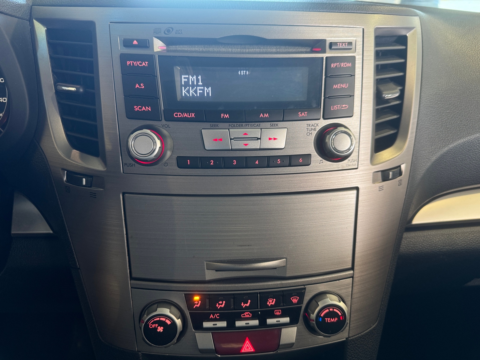 Thumbnail: 2013 Subaru Legacy - 4