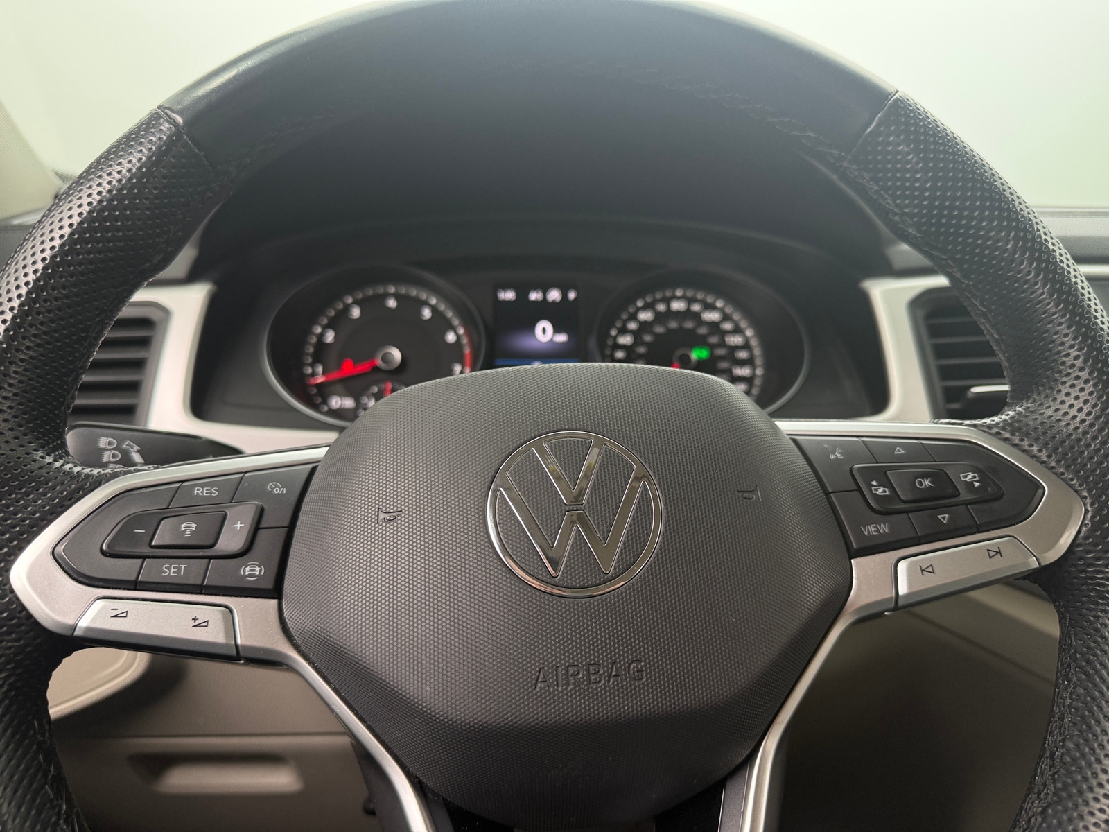 Thumbnail: 2021 Volkswagen Atlas - 4