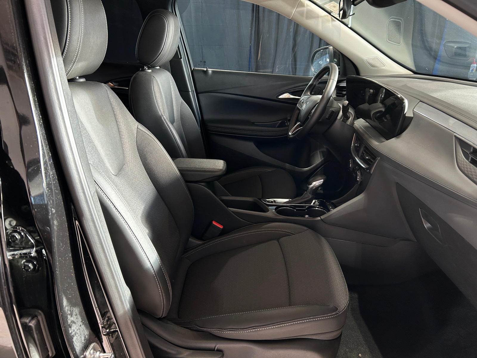 Thumbnail: 2025 Buick Encore GX - 2