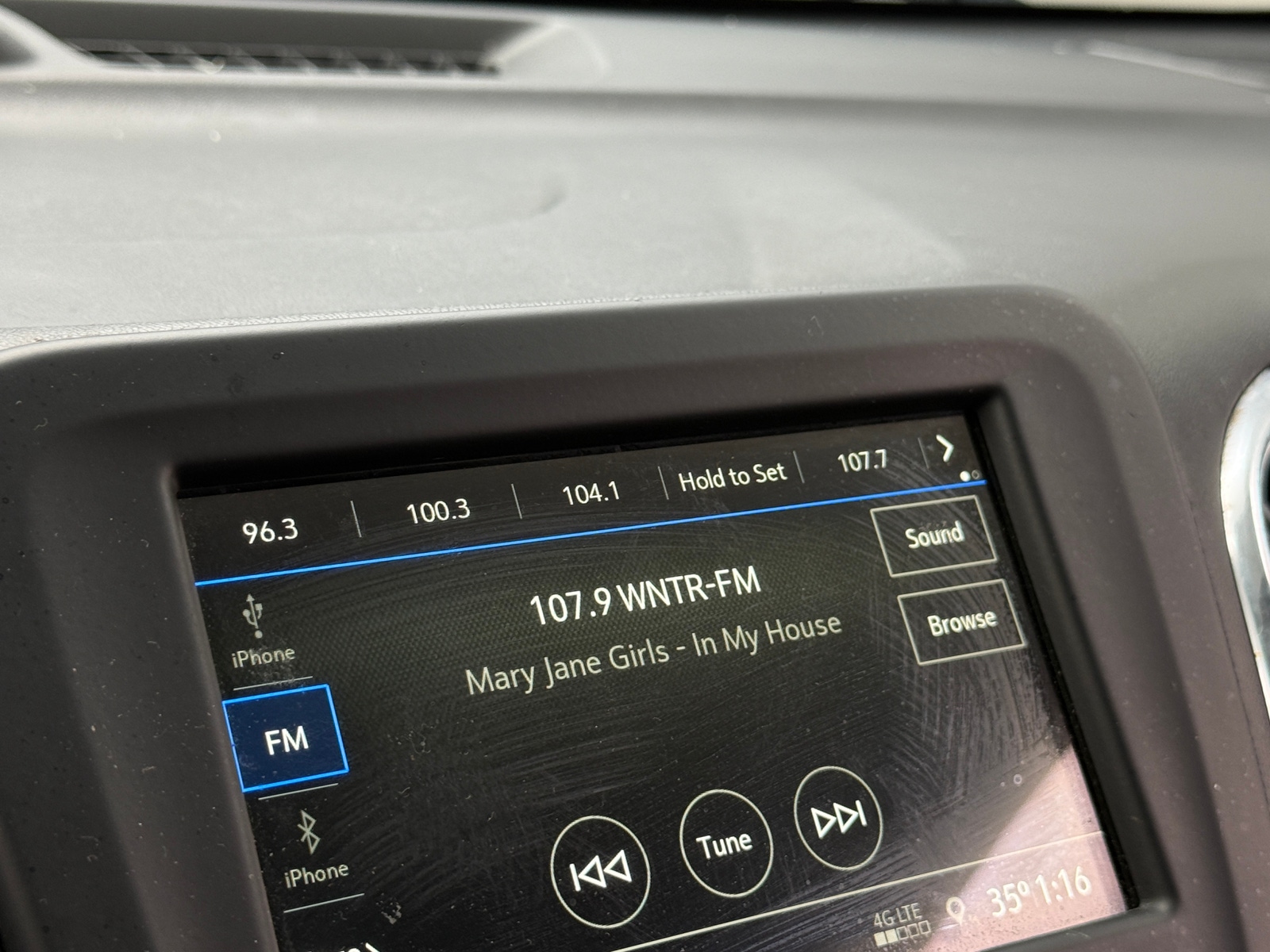 Thumbnail: 2019 Chevrolet Equinox - 4