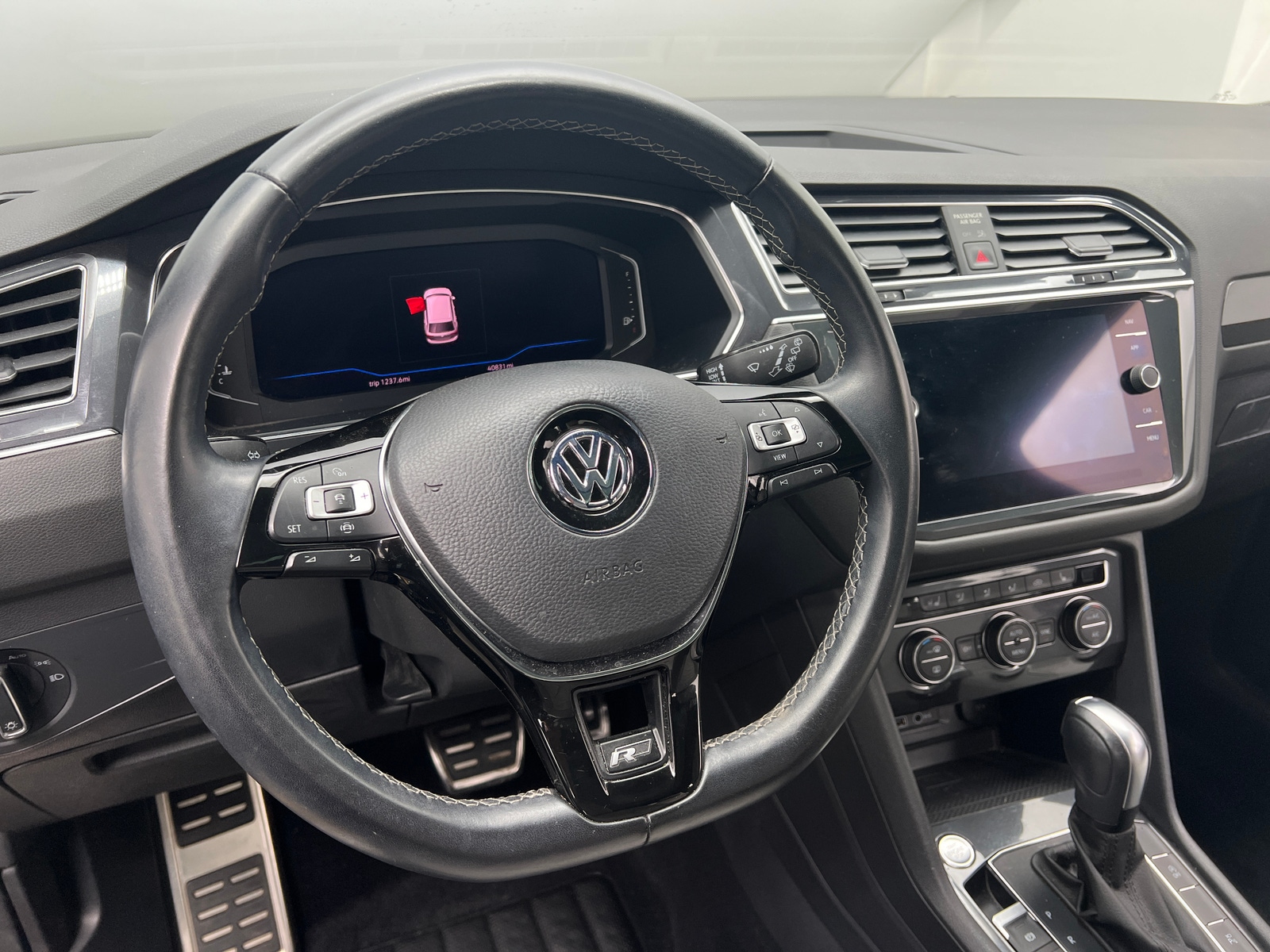 Thumbnail: 2020 Volkswagen Tiguan - 4