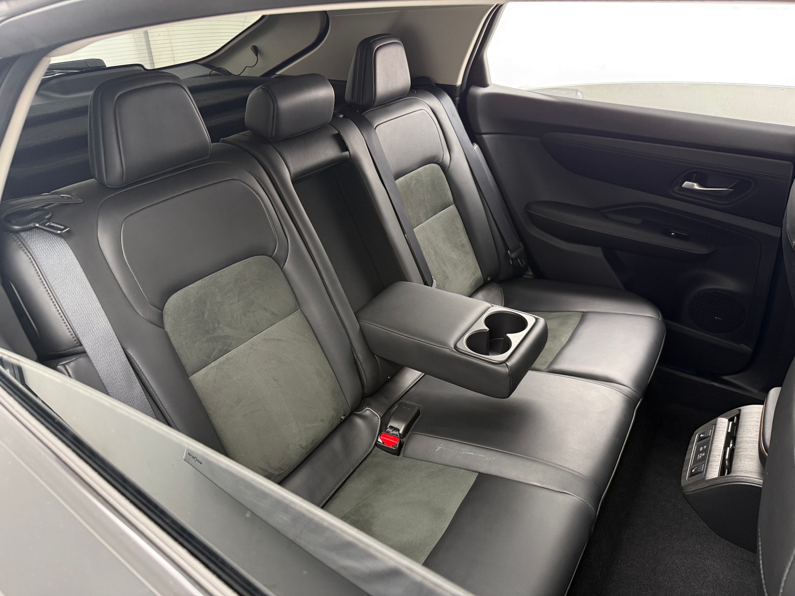 Thumbnail: 2023 Nissan Ariya - 6