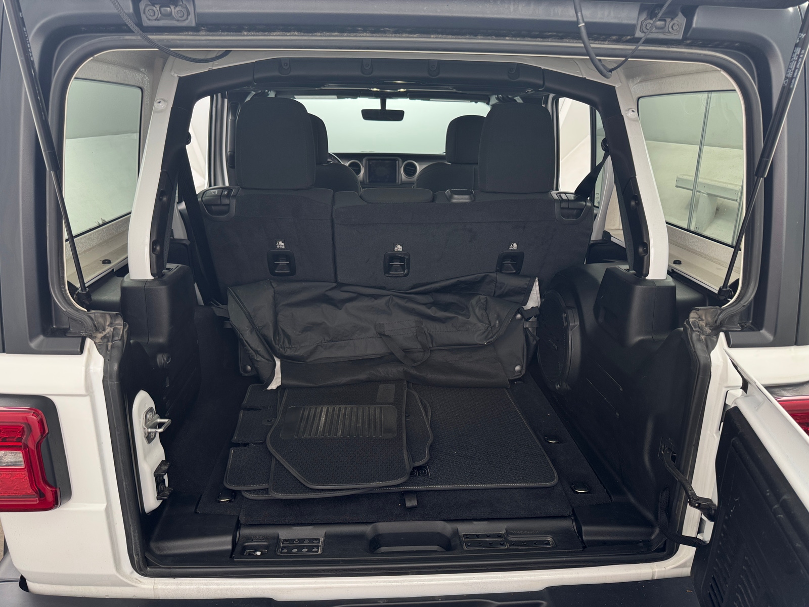 Thumbnail: 2021 Jeep Wrangler - 7