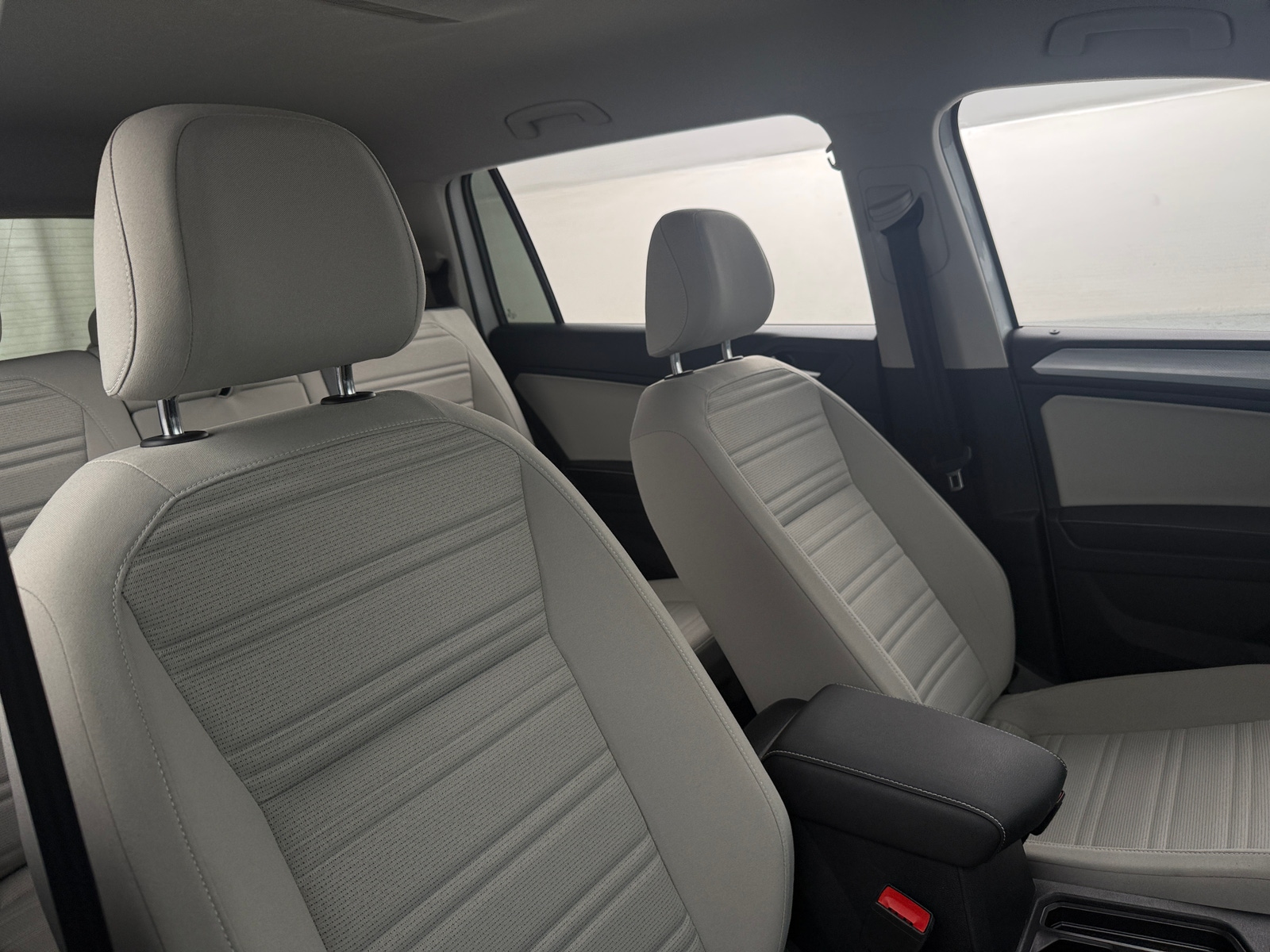 Thumbnail: 2023 Volkswagen Tiguan - 2