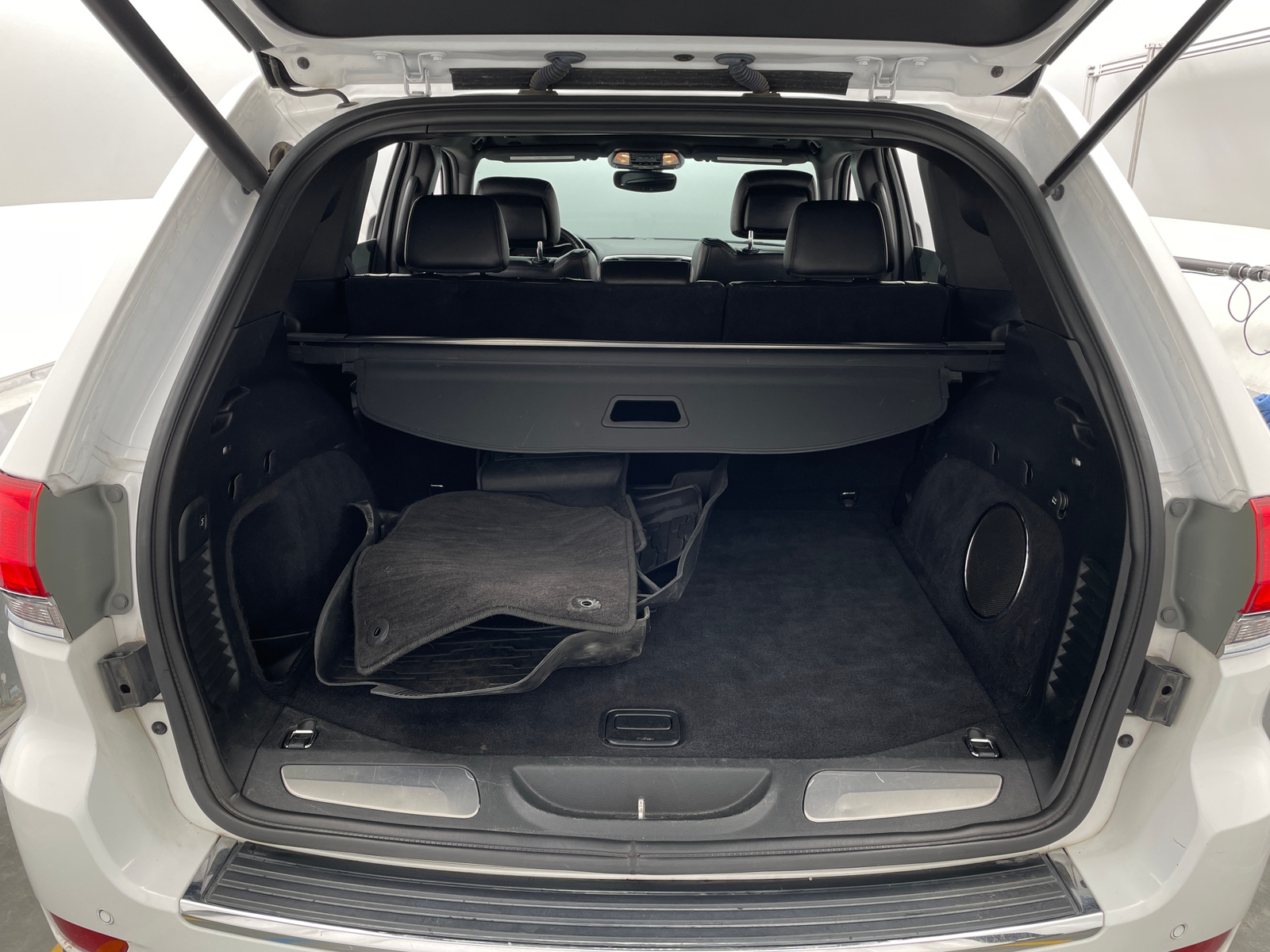 Thumbnail: 2018 Jeep Grand Cherokee - 6