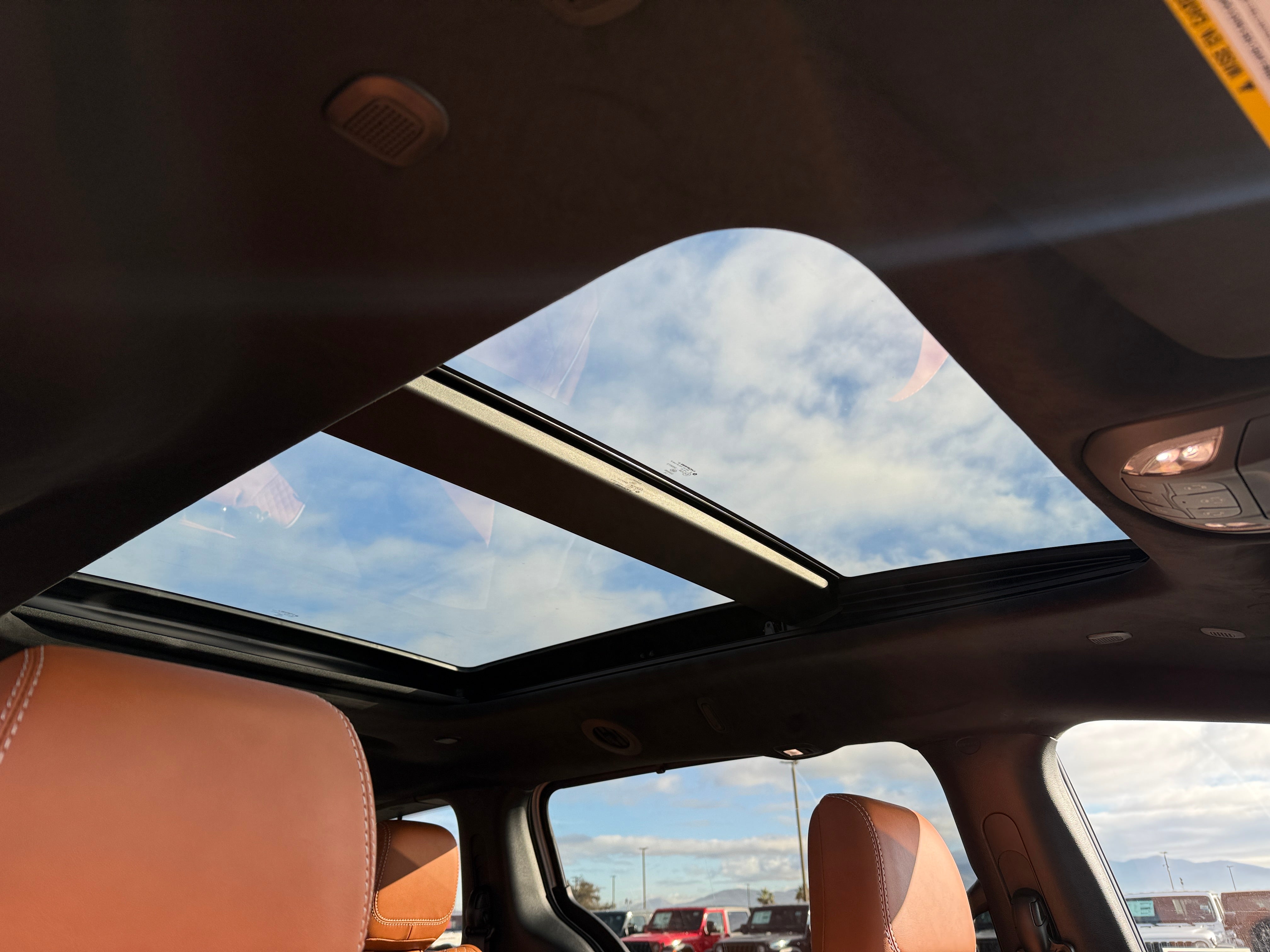 2026 Chrysler Pacifica Pinnacle's photo