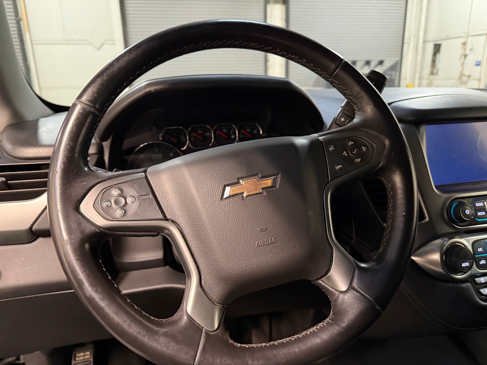 Thumbnail: 2019 Chevrolet Suburban - 5