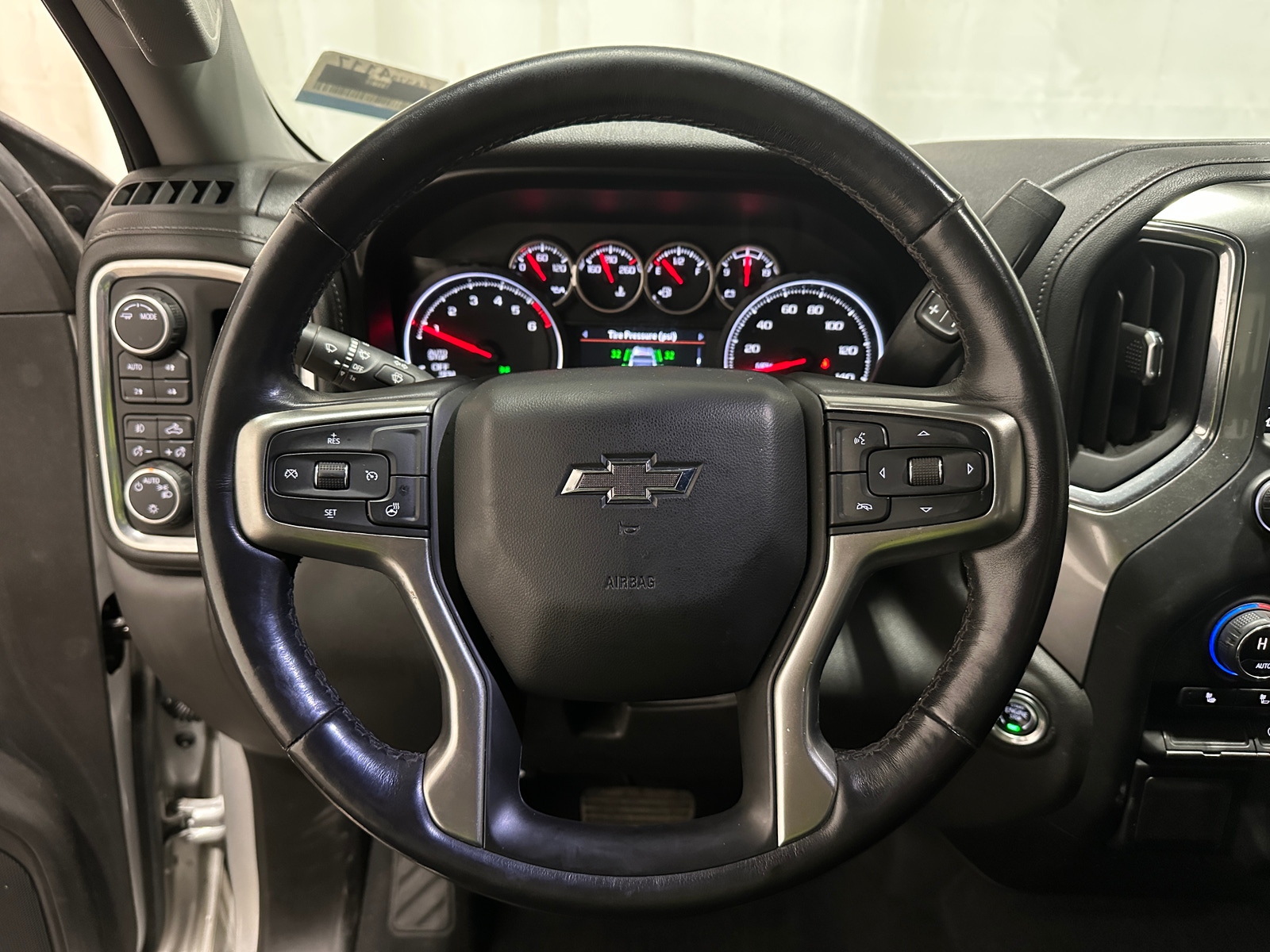 Thumbnail: 2021 Chevrolet Silverado 1500 - 5