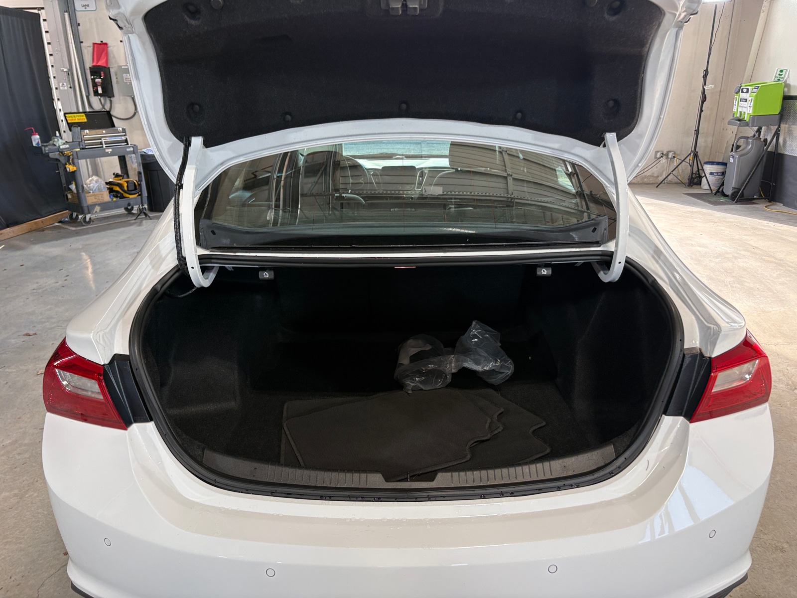 Thumbnail: 2024 Chevrolet Malibu - 7