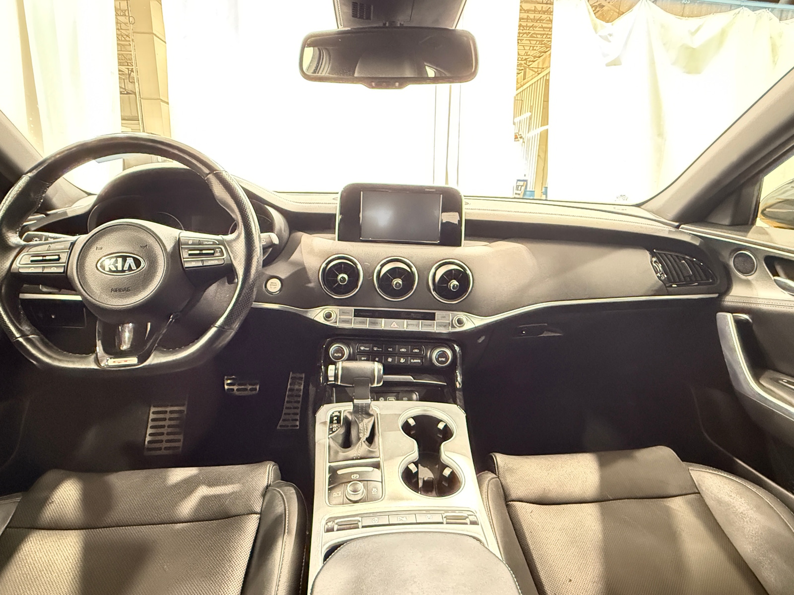 Thumbnail: 2018 Kia Stinger - 2