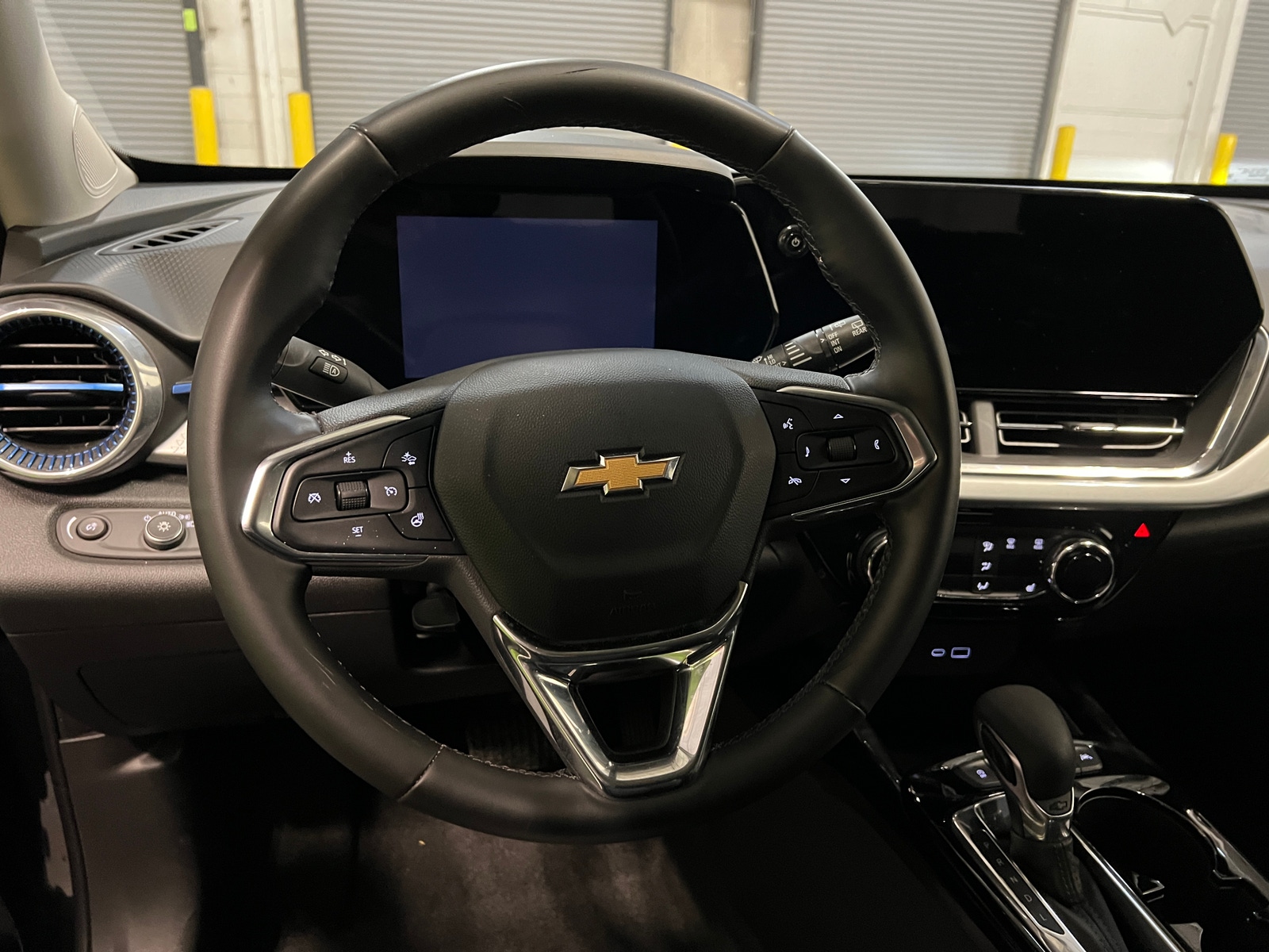 Thumbnail: 2025 Chevrolet Trax - 5