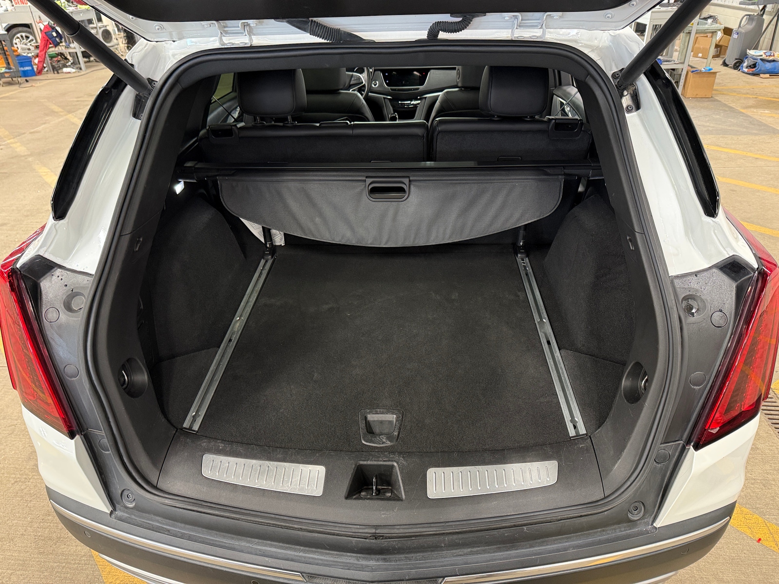 Thumbnail: 2024 Cadillac XT5 - 6