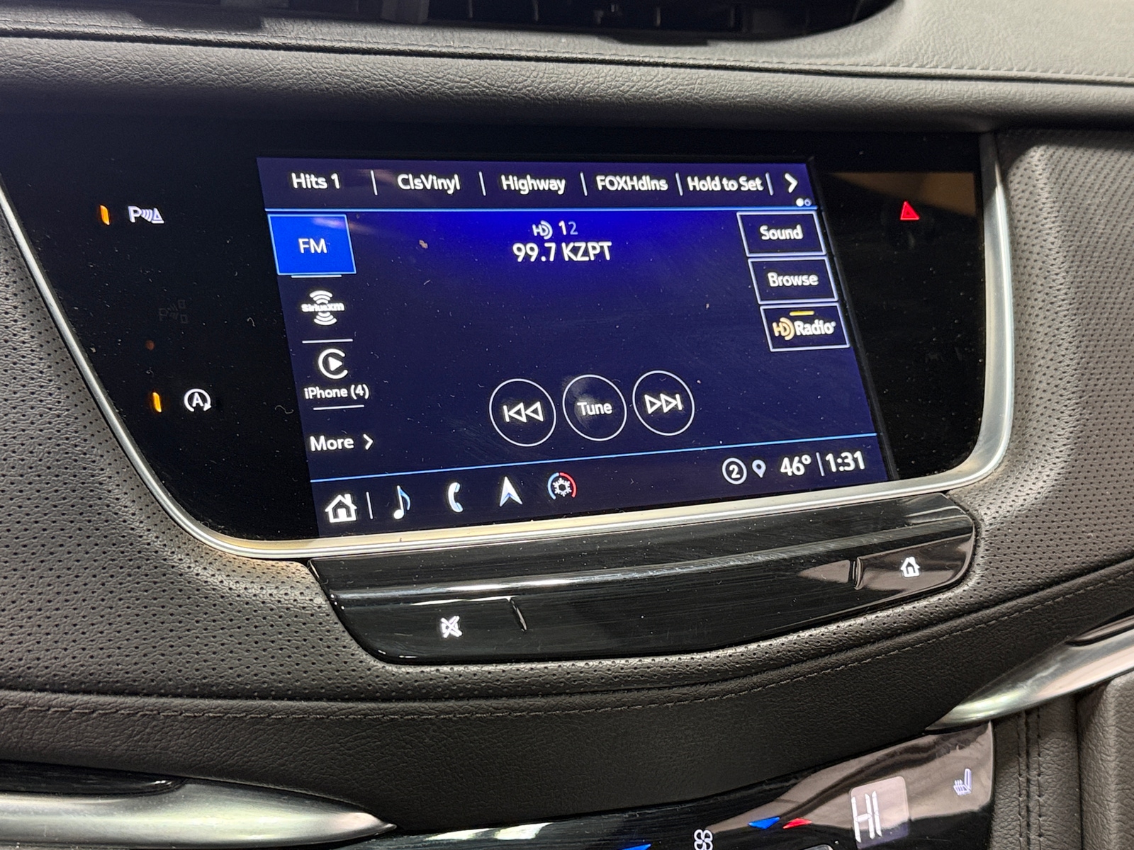 Thumbnail: 2024 Cadillac XT5 - 3