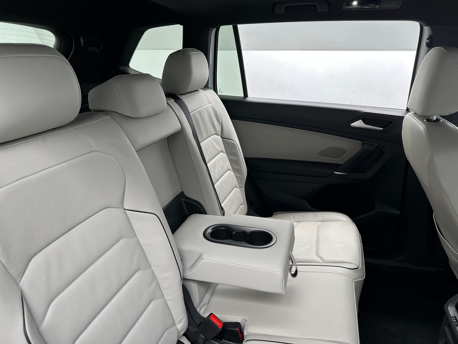 Thumbnail: 2020 Volkswagen Tiguan - 6