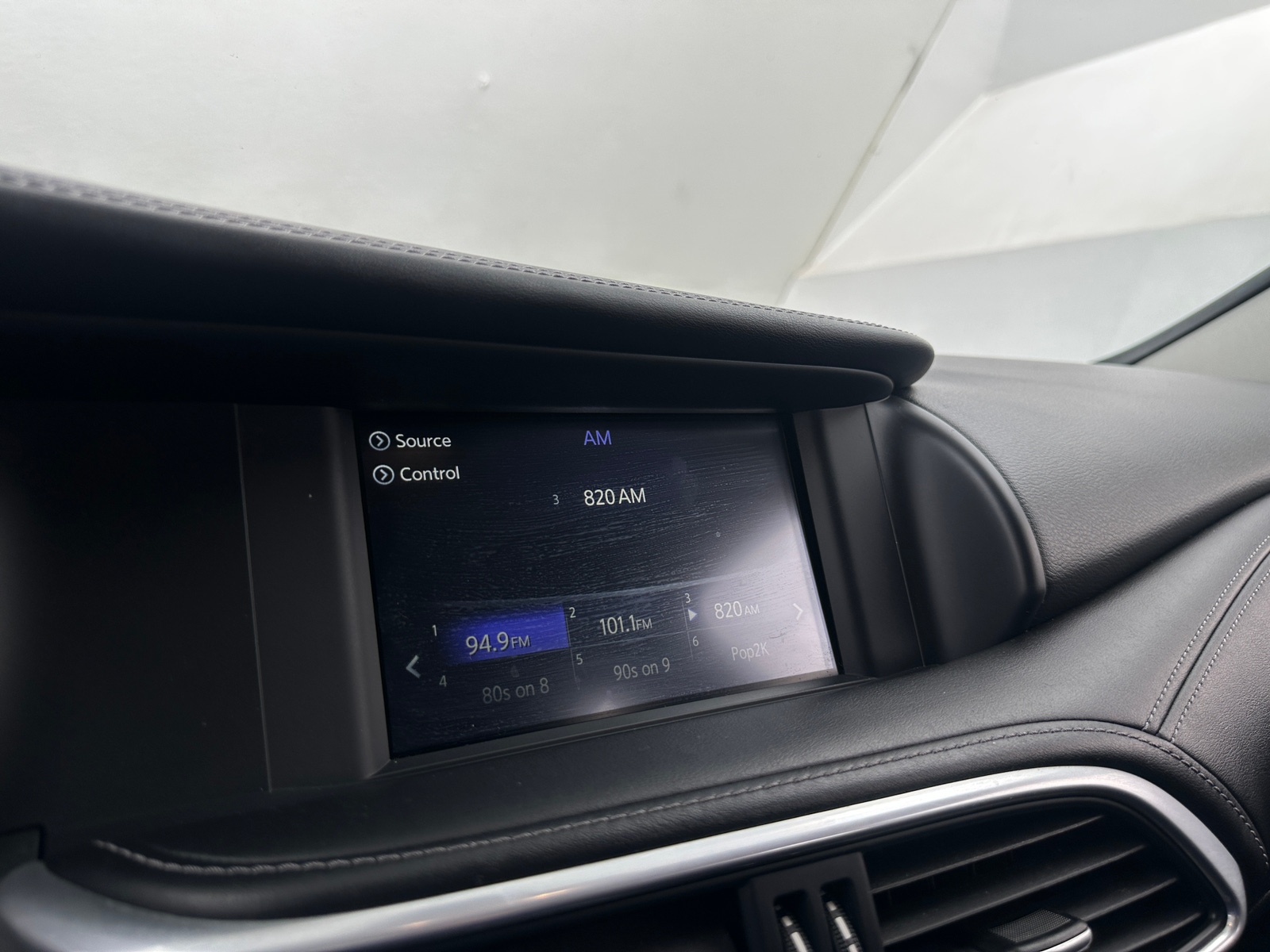 Thumbnail: 2018 INFINITI QX30 - 4