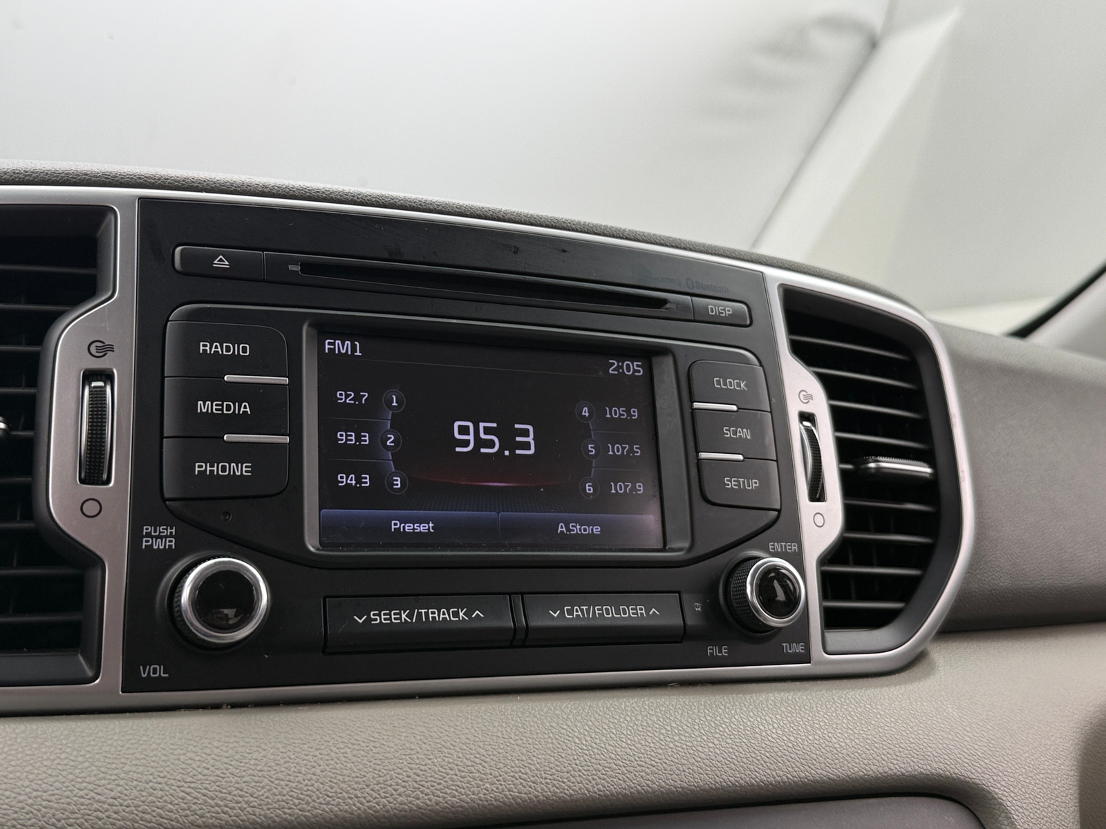 Thumbnail: 2017 Kia Sportage - 4