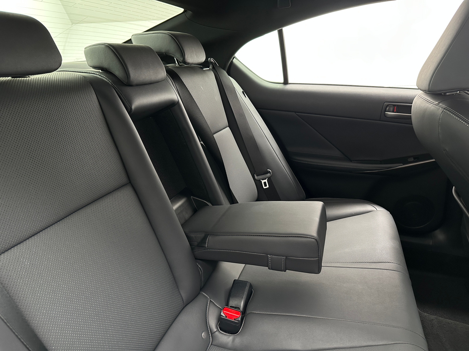 Thumbnail: 2024 Lexus IS - 5