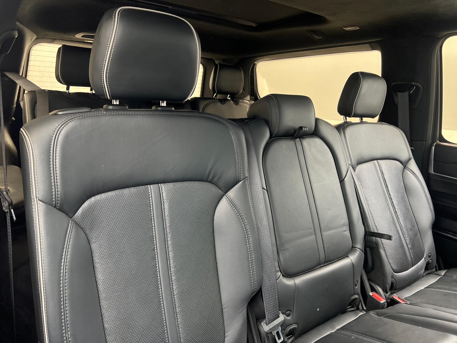 Thumbnail: 2022 Jeep Grand Wagoneer - 5