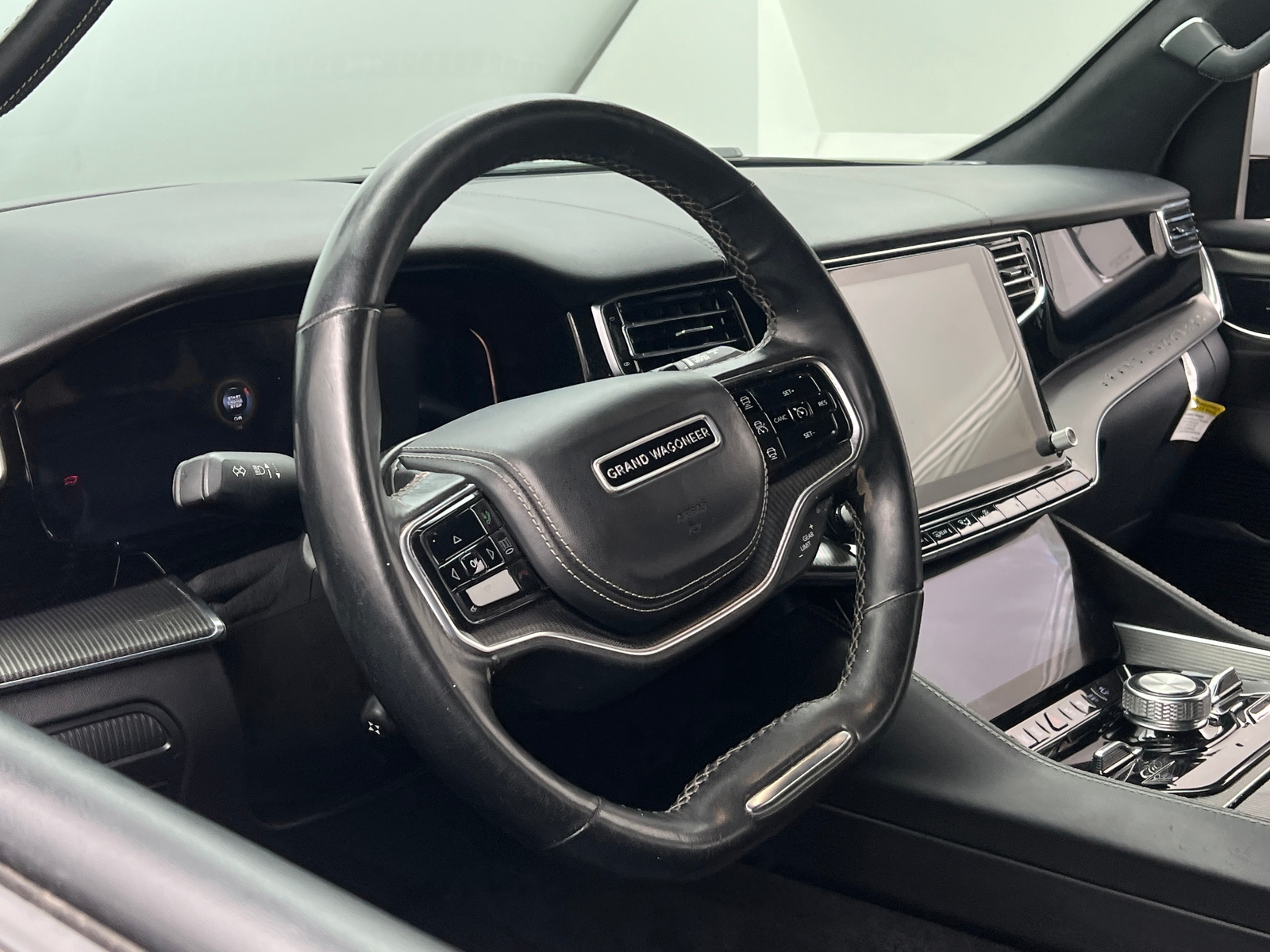 Thumbnail: 2022 Jeep Grand Wagoneer - 4