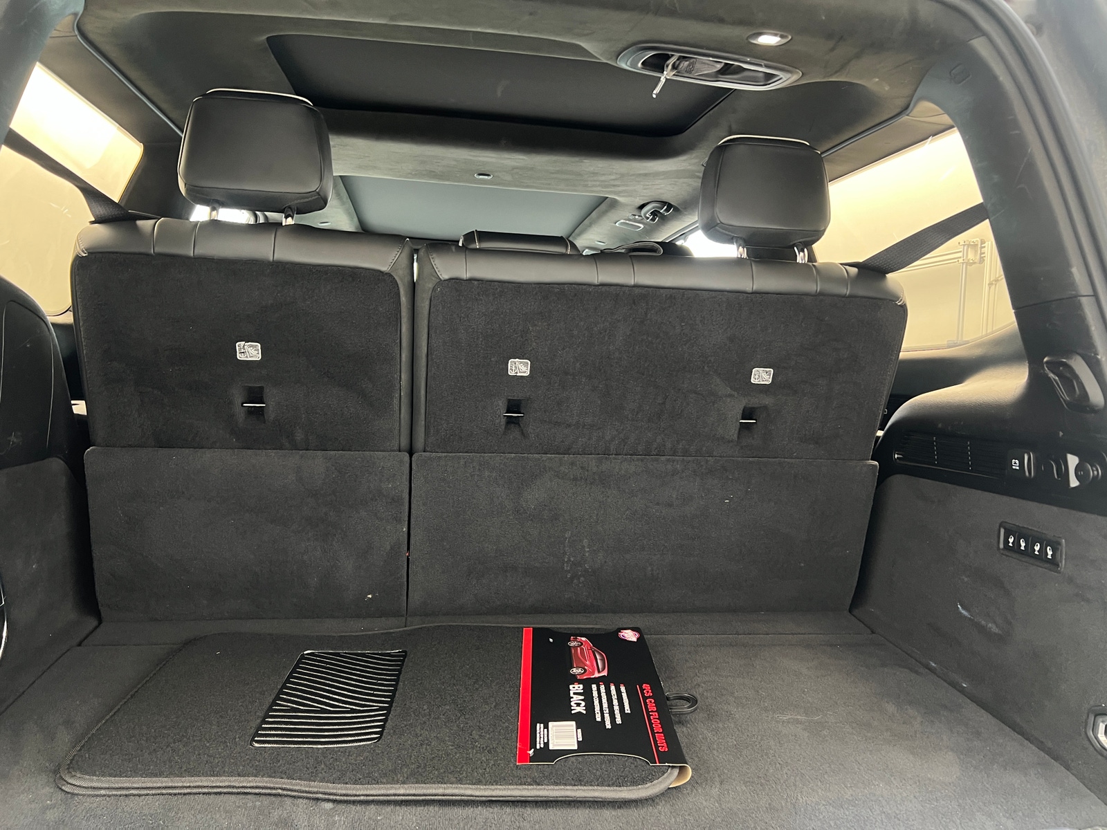 Thumbnail: 2022 Jeep Grand Wagoneer - 6