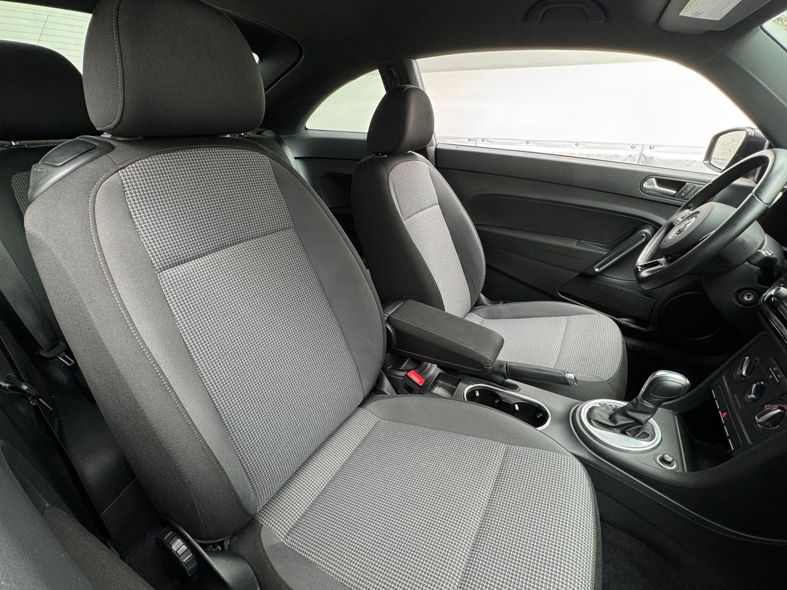 Thumbnail: 2017 Volkswagen Beetle - 2