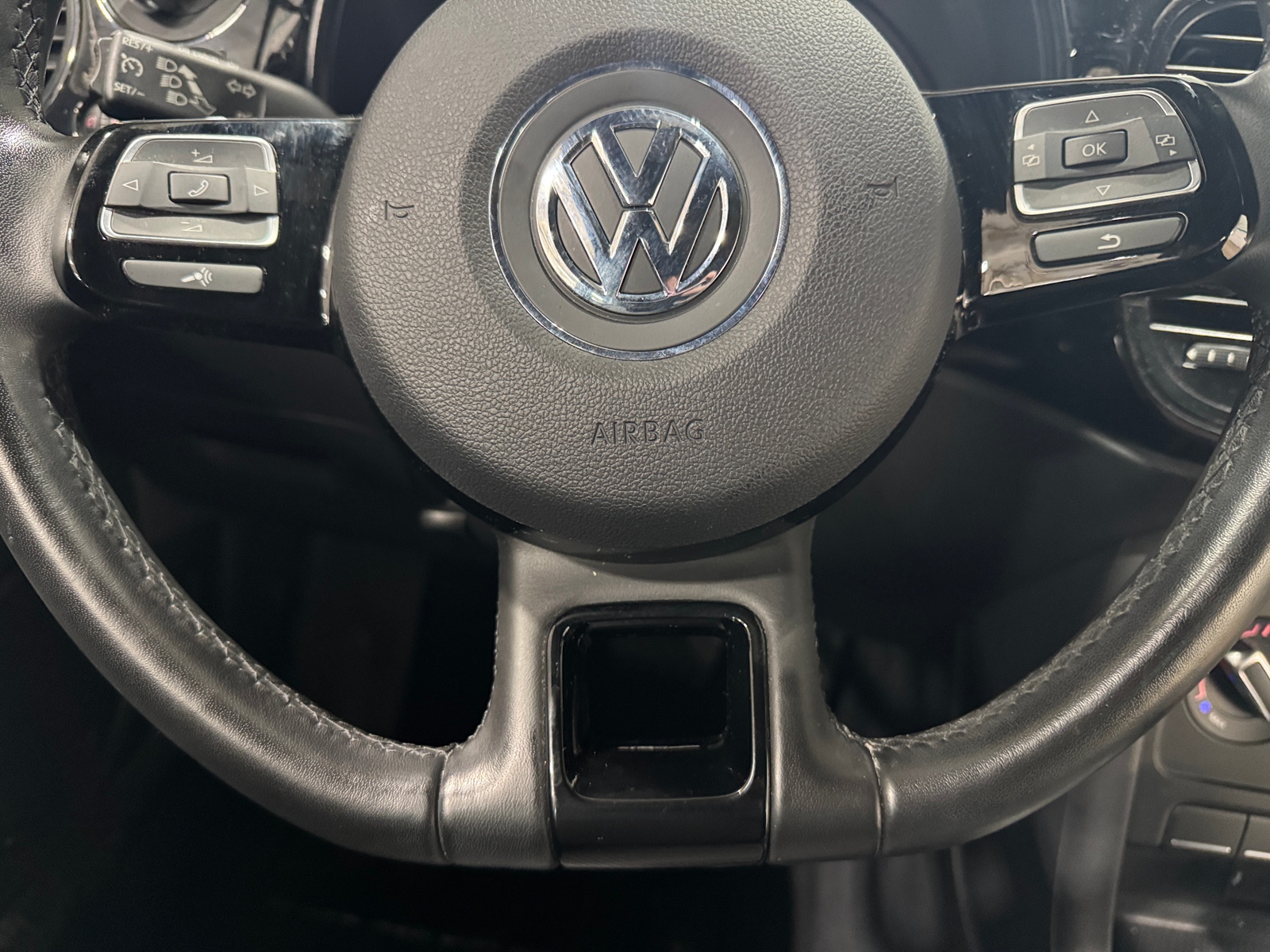 Thumbnail: 2017 Volkswagen Beetle - 5