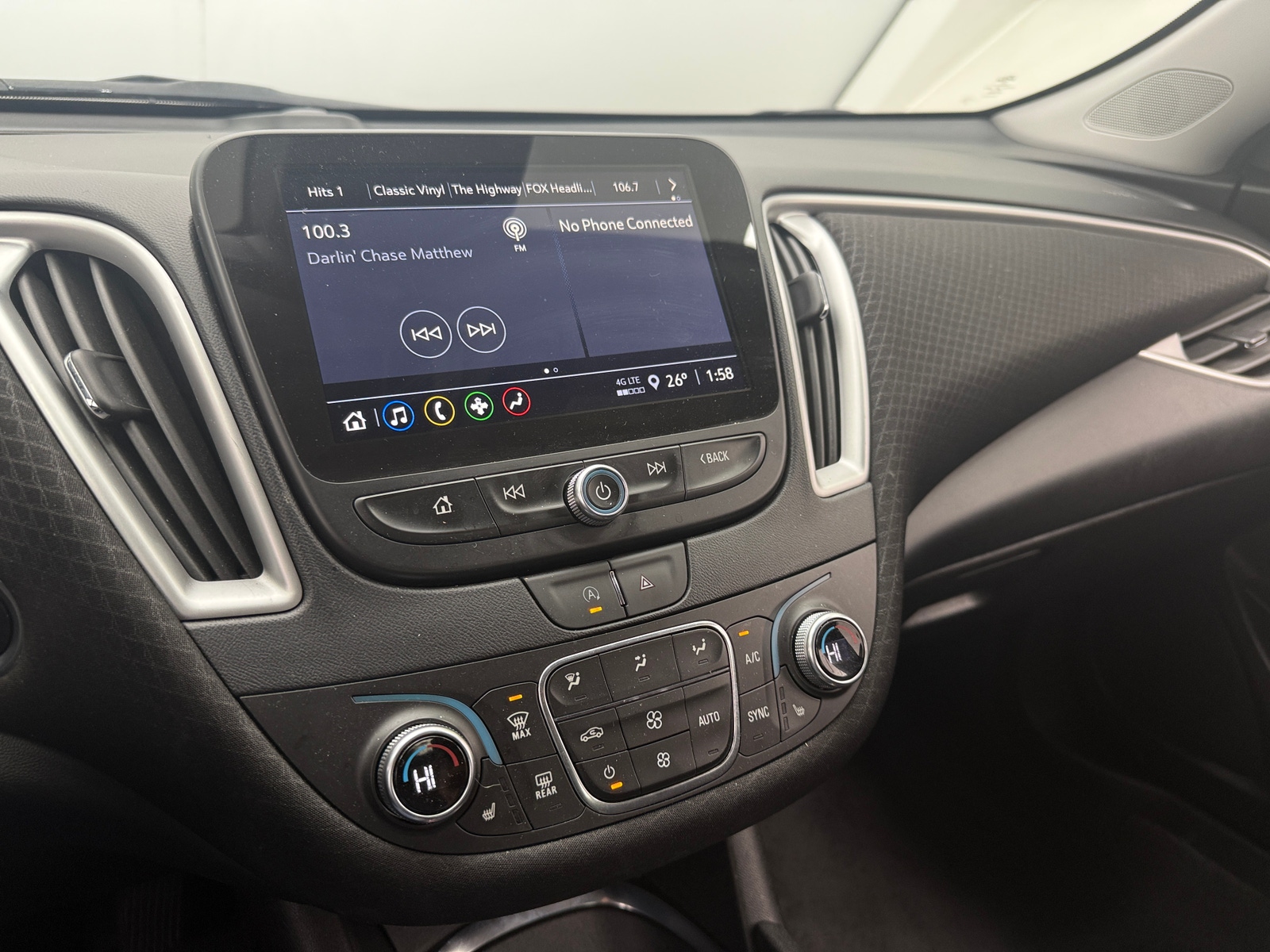 Thumbnail: 2024 Chevrolet Malibu - 4