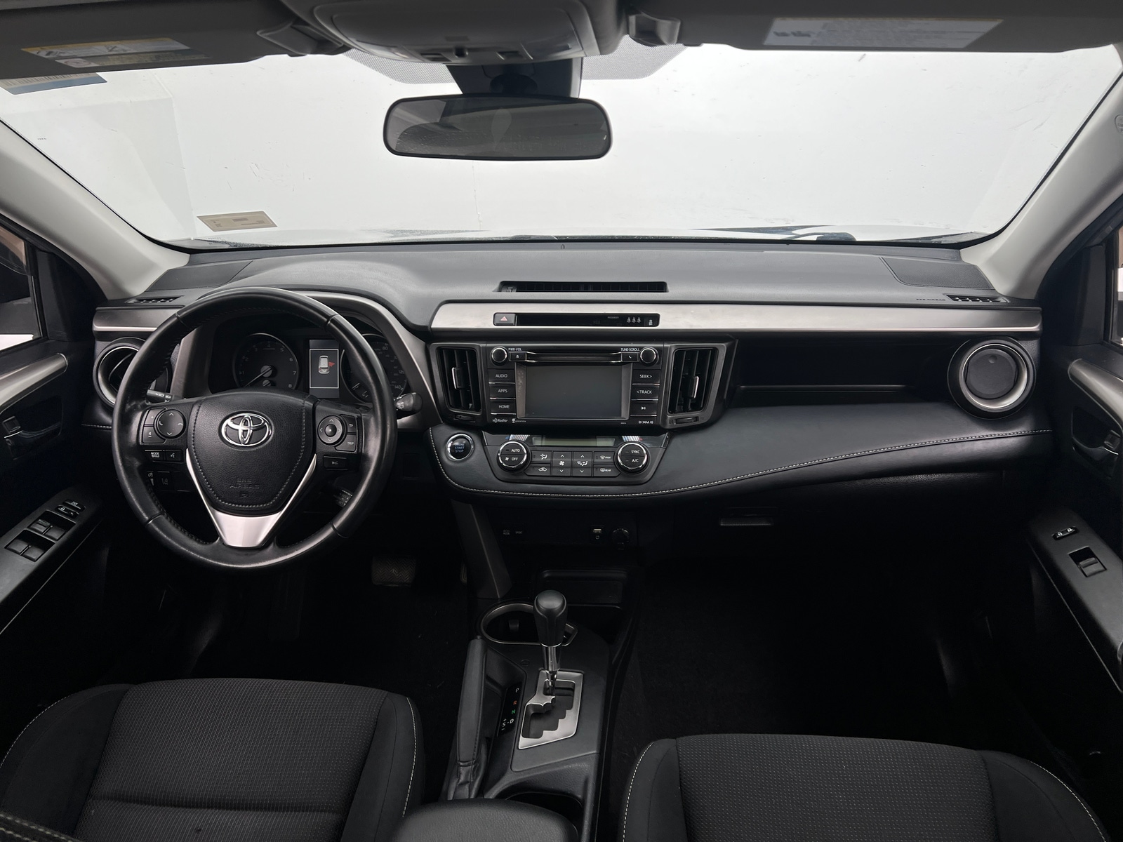 Thumbnail: 2018 Toyota RAV4 - 3