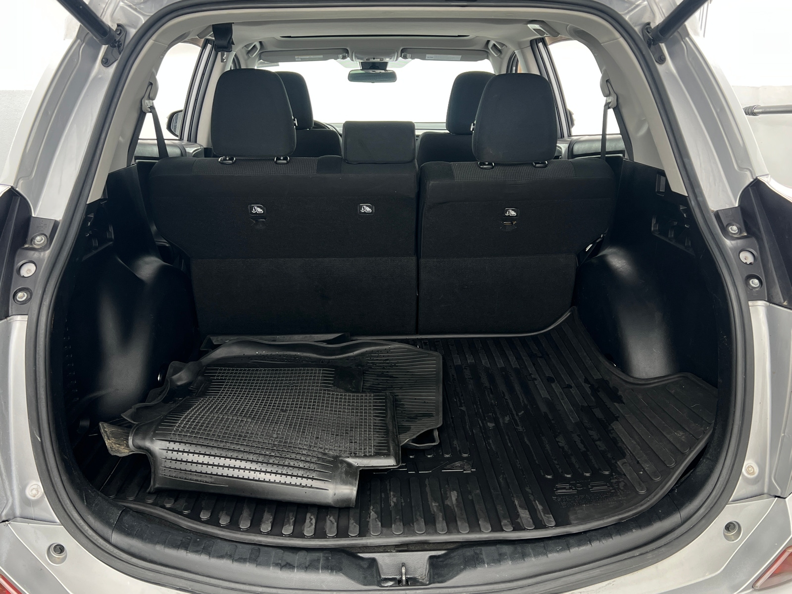 Thumbnail: 2018 Toyota RAV4 - 7