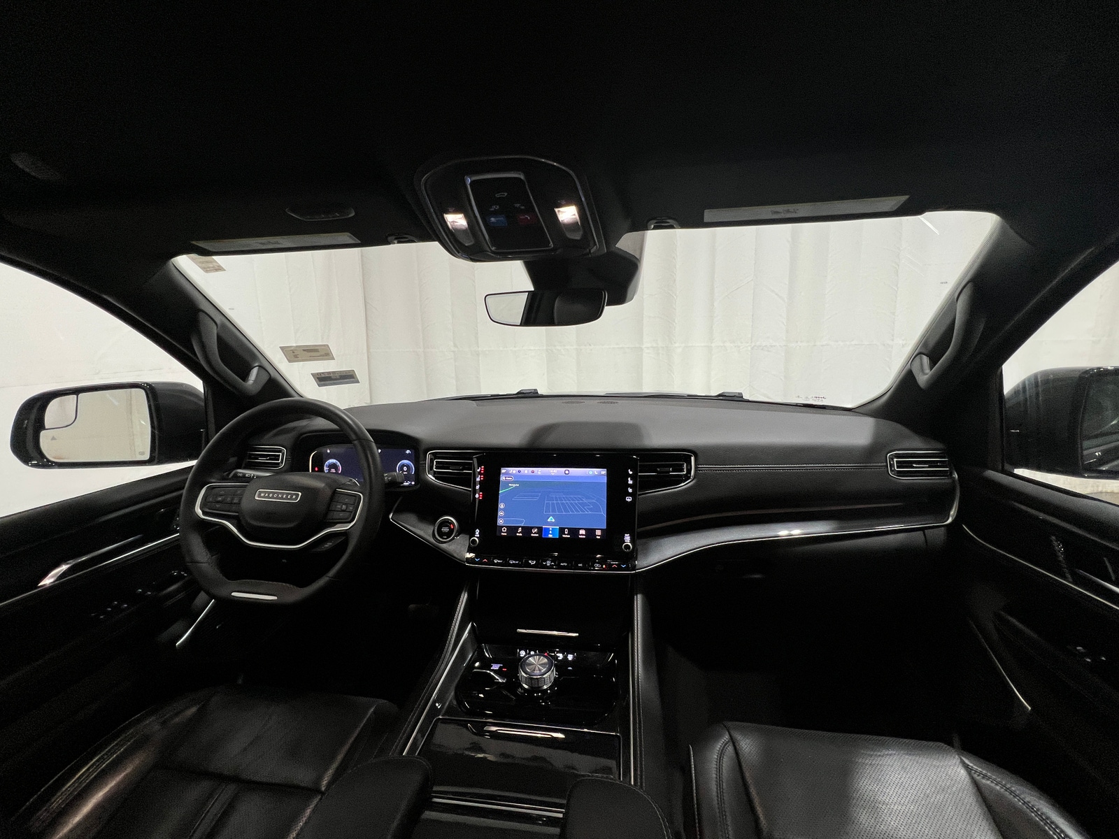 Thumbnail: 2022 Jeep Wagoneer - 2