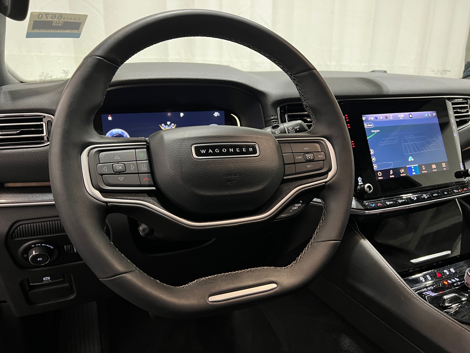 Thumbnail: 2022 Jeep Wagoneer - 4