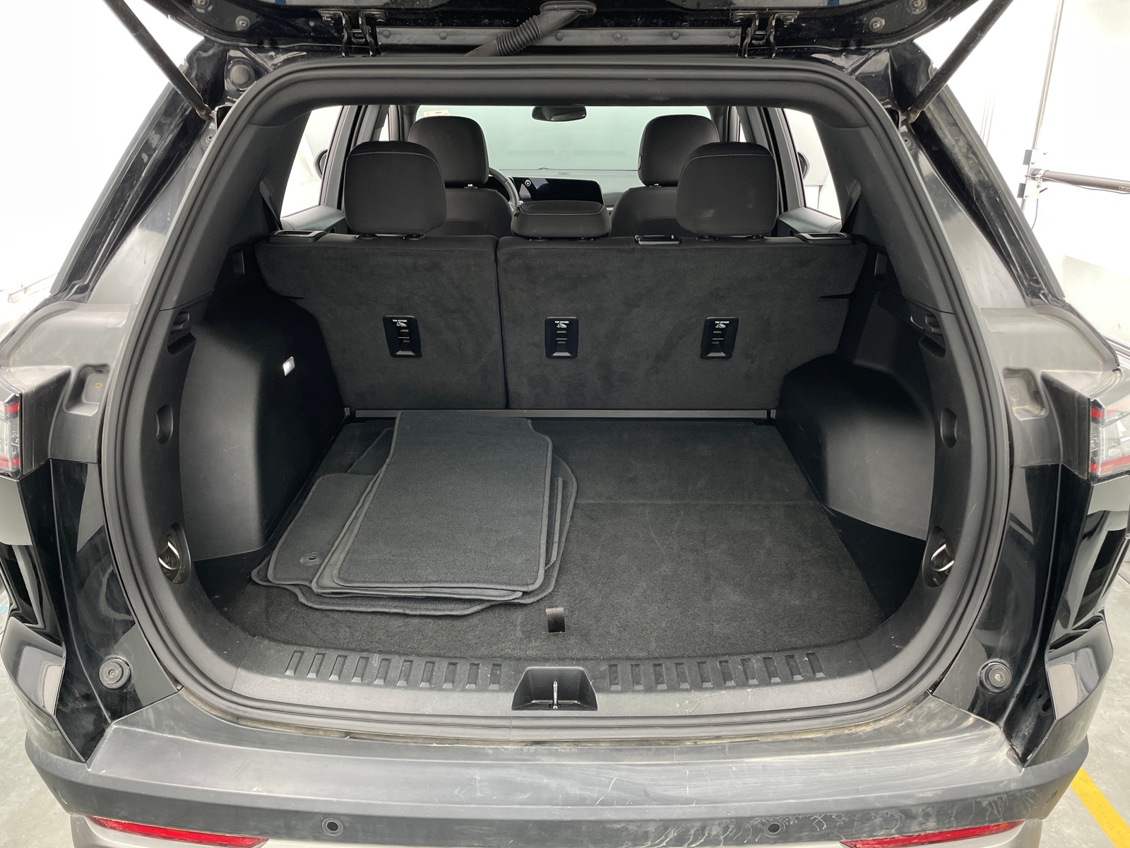 Thumbnail: 2025 Chevrolet Equinox - 7