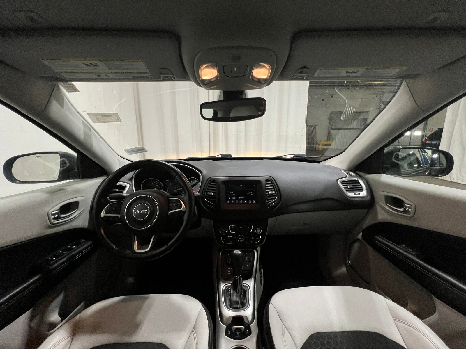 Thumbnail: 2018 Jeep Compass - 3