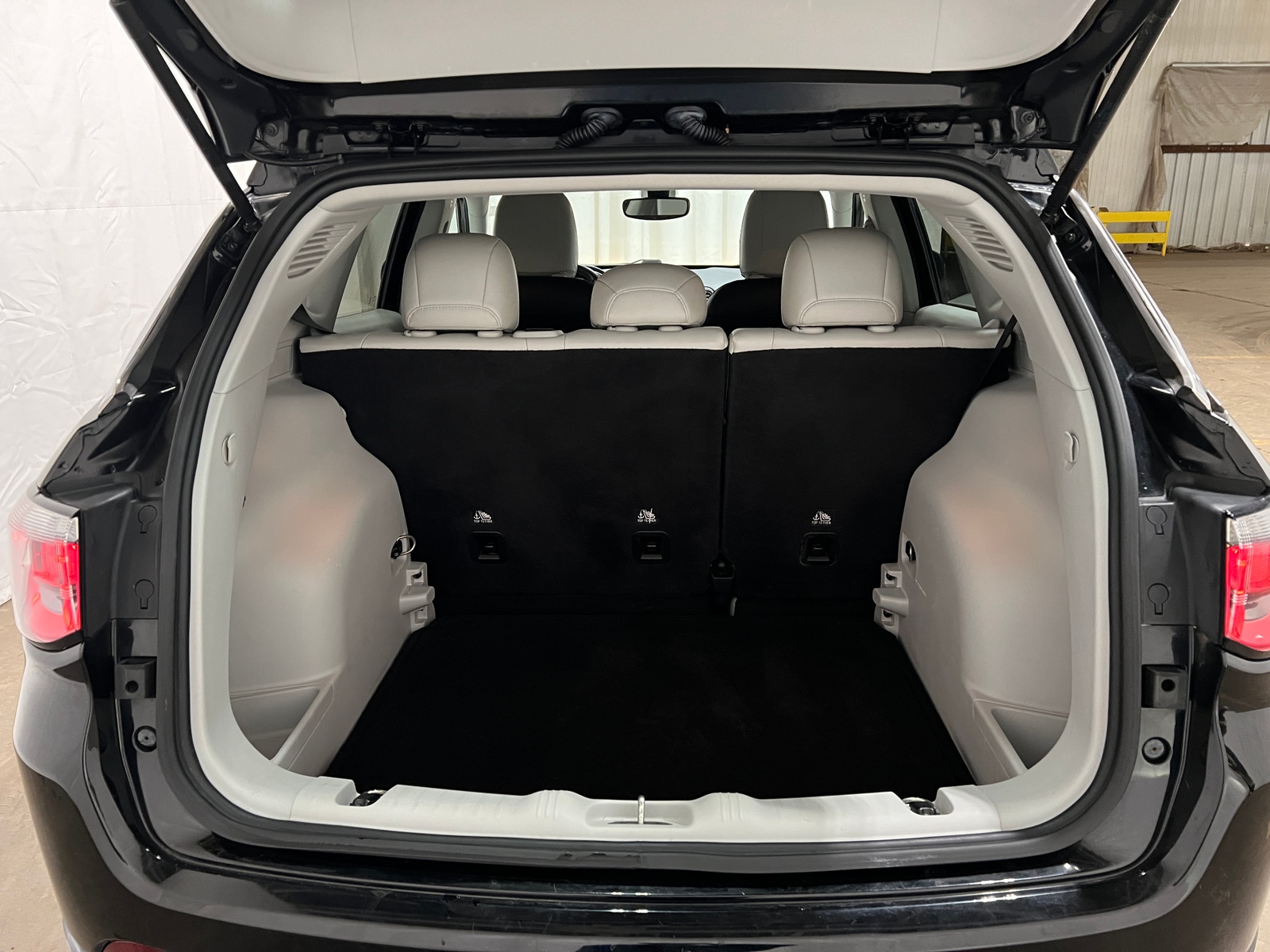 Thumbnail: 2018 Jeep Compass - 7