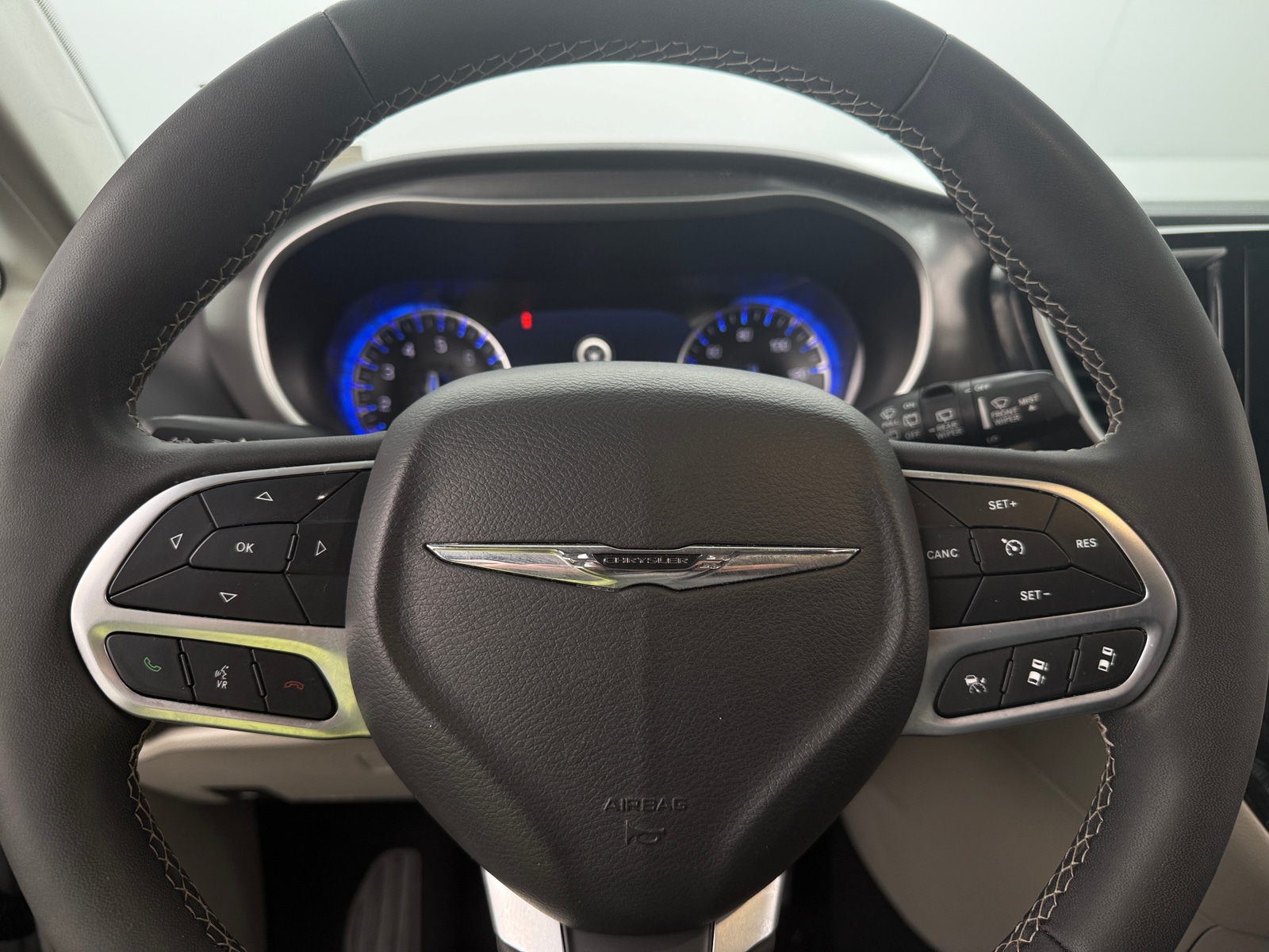 Thumbnail: 2024 Chrysler Pacifica - 4