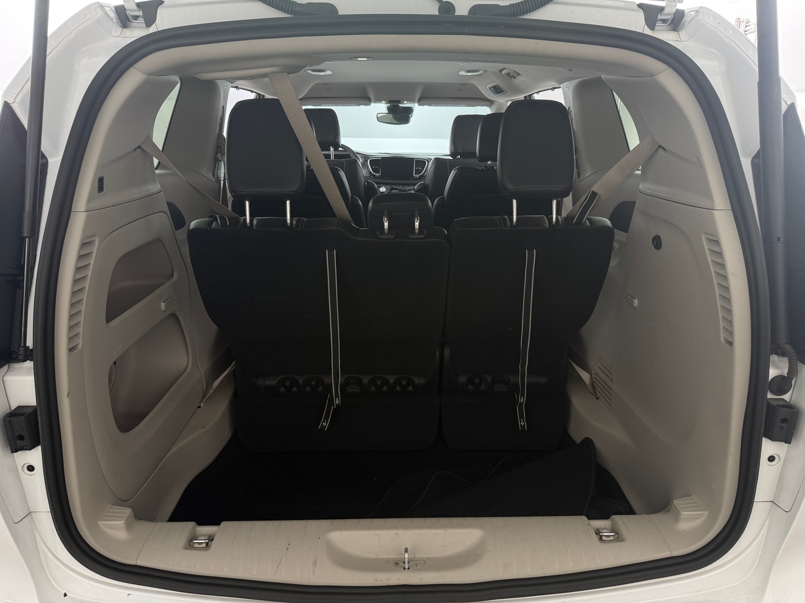 Thumbnail: 2024 Chrysler Pacifica - 6