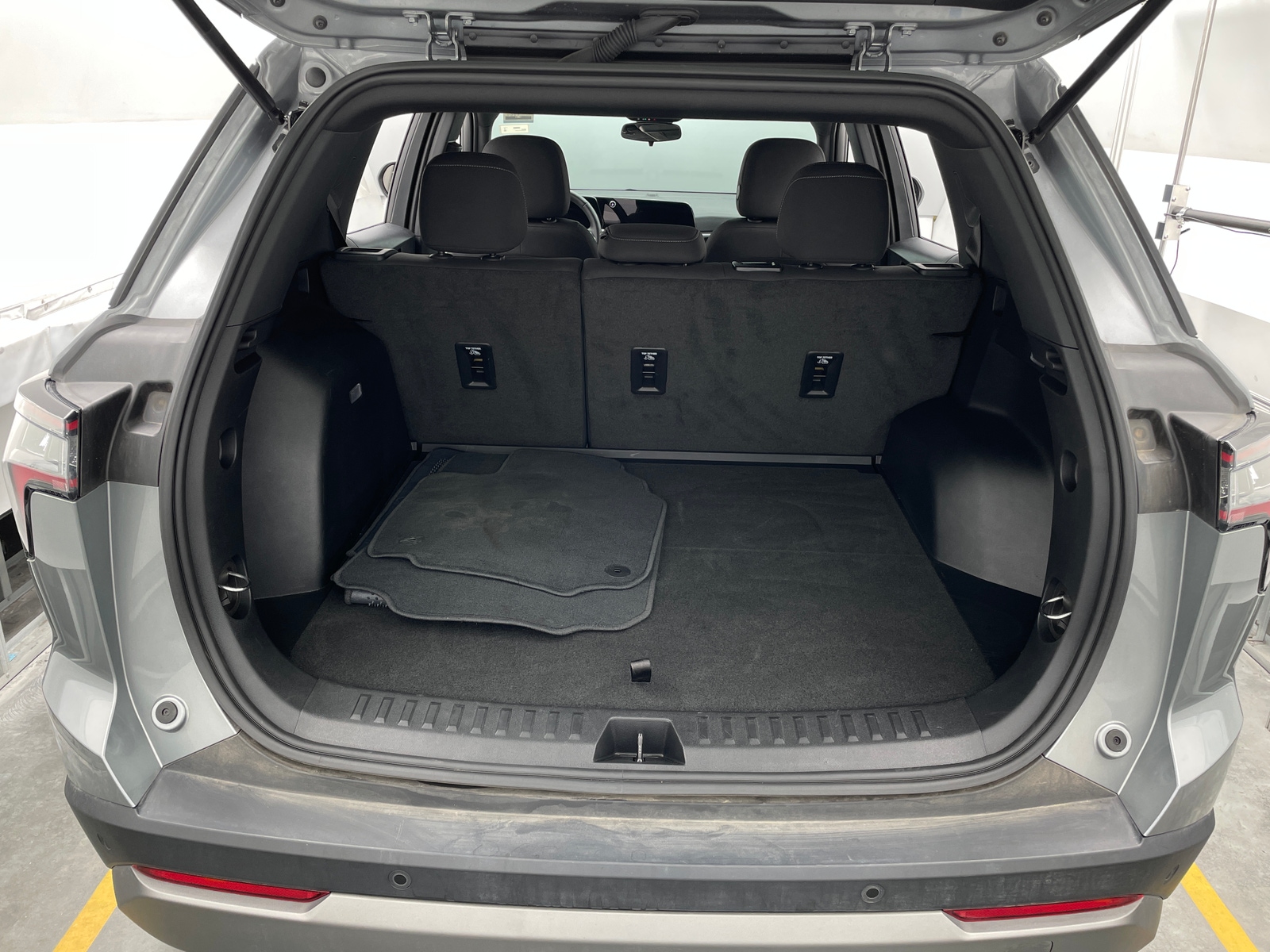 Thumbnail: 2025 Chevrolet Equinox - 7